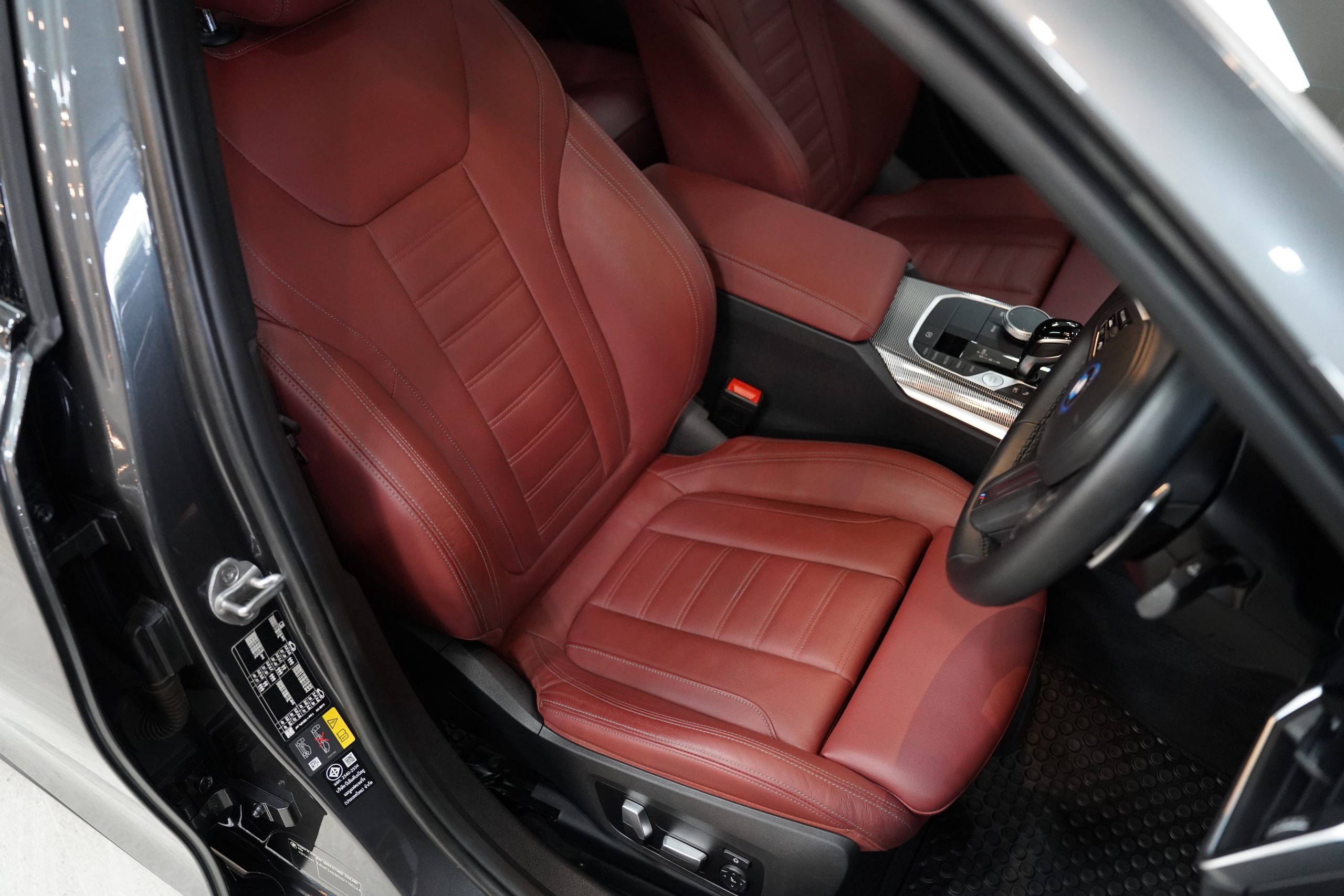 2023 BMW 330e 2.0 G20 (ปี 19-26) M Sport Sedan - Image 19