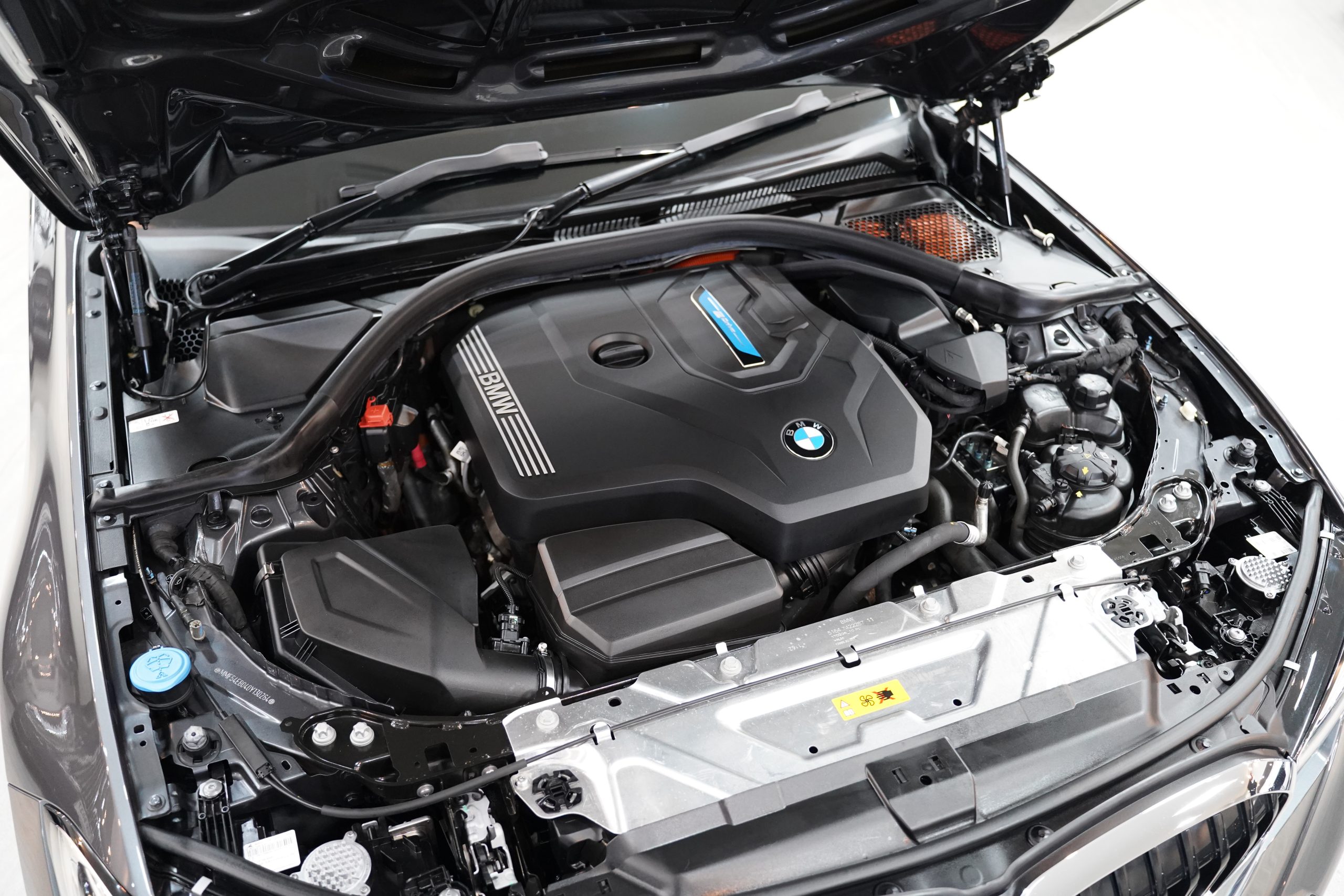 2023 BMW 330e 2.0 G20 (ปี 19-26) M Sport Sedan - Image 20