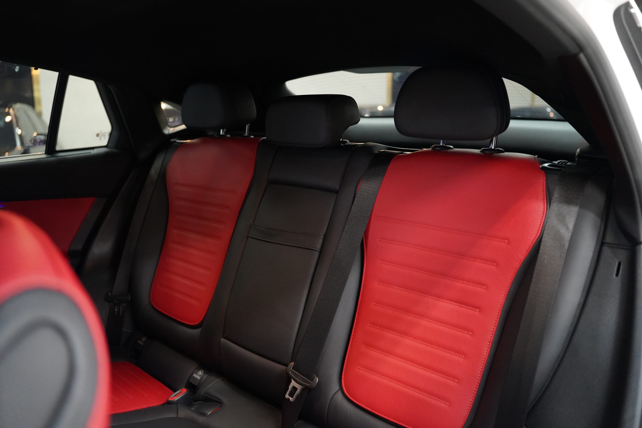 2025 Mercedes-Benz GLC350 2.0 W254 (ปี 23-30) e 4MATIC AMG Dynamic AWD Coupe - Image 14