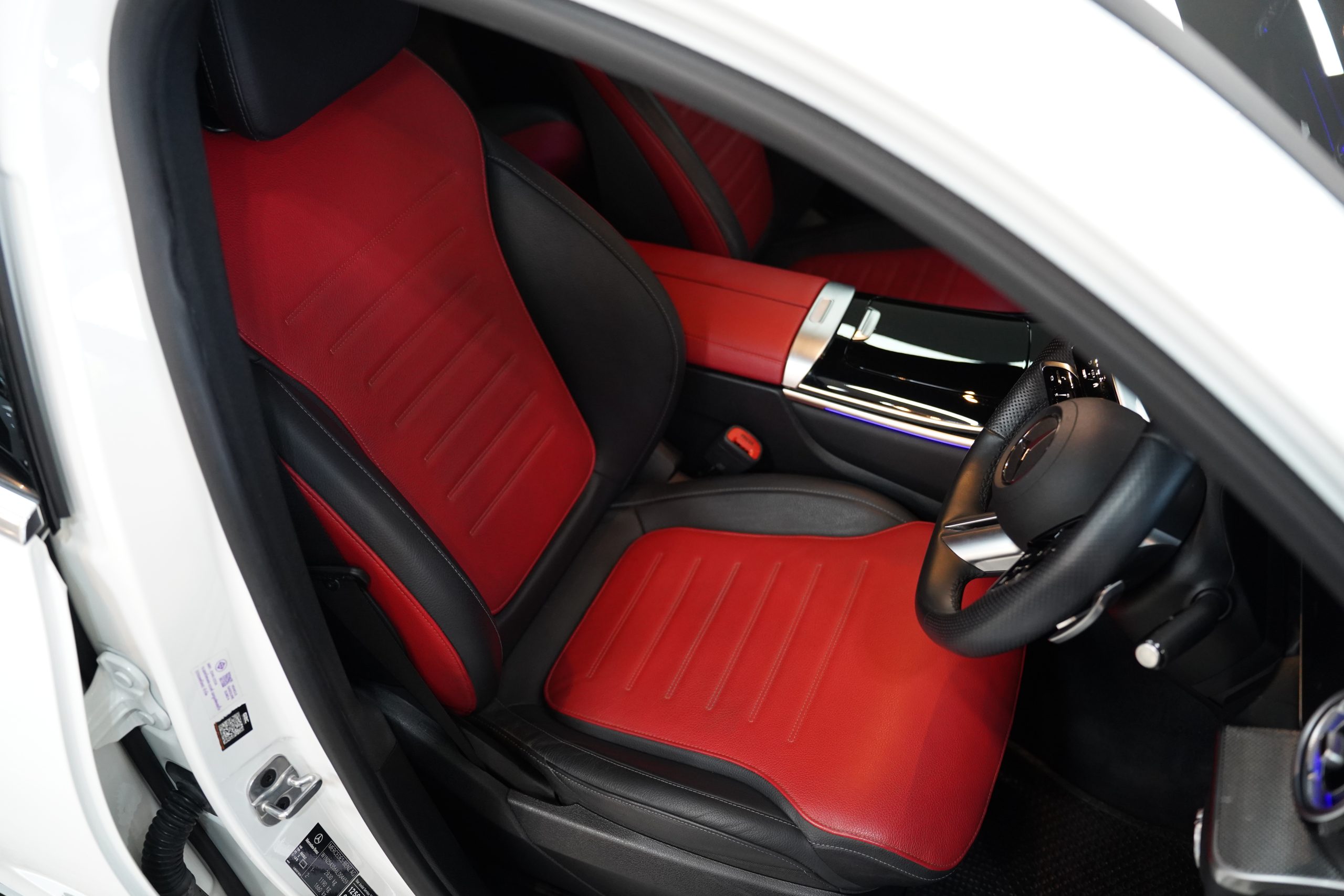 2025 Mercedes-Benz GLC350 2.0 W254 (ปี 23-30) e 4MATIC AMG Dynamic AWD Coupe - Image 18