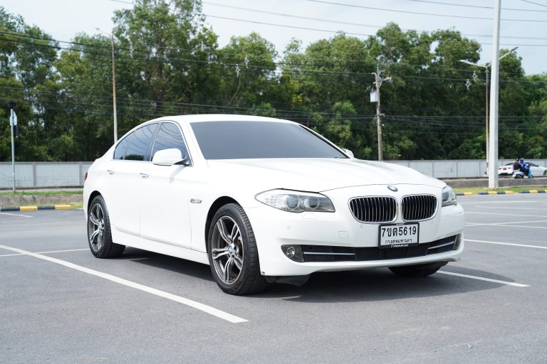 2011BMW 523i (F10)