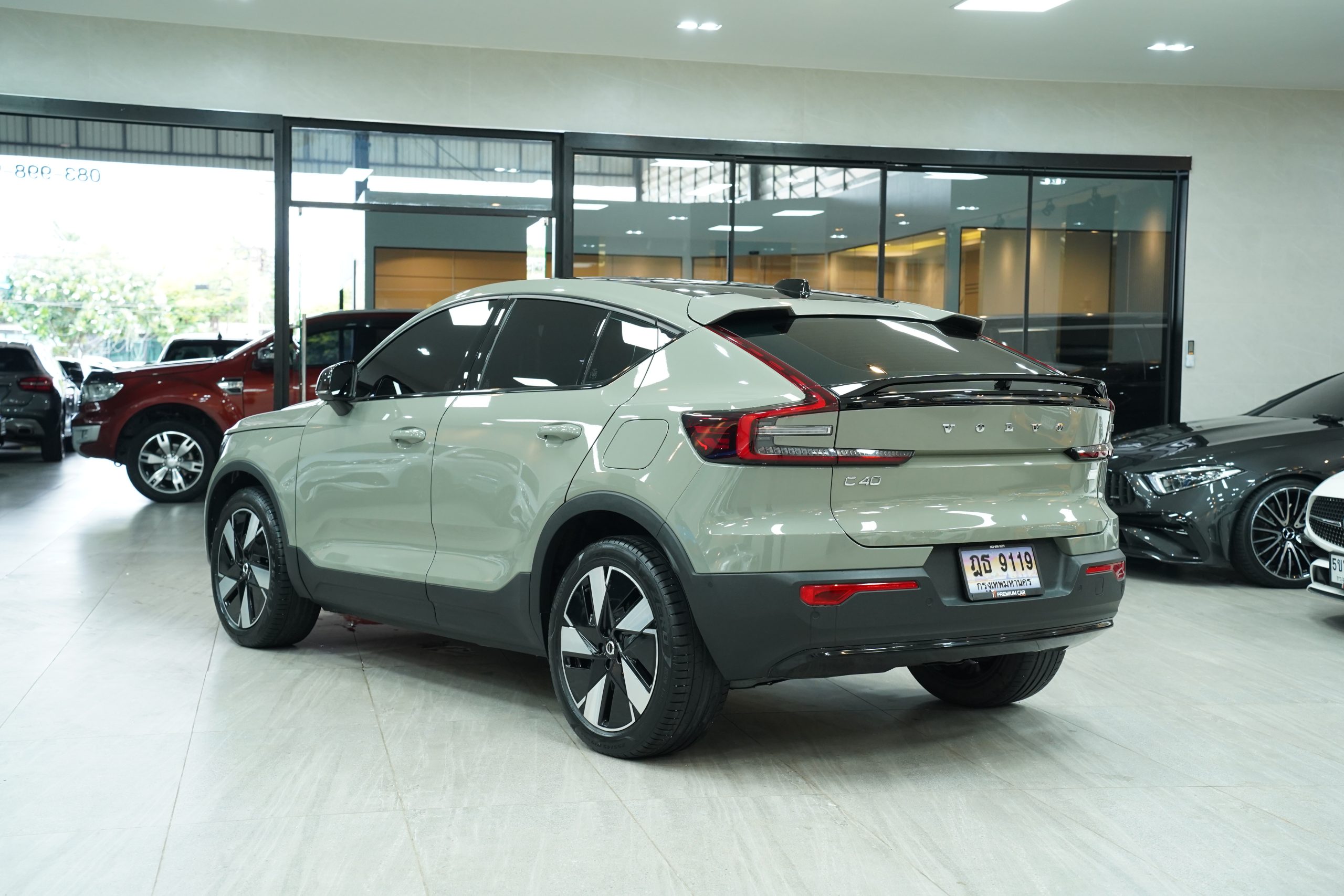 2024 Volvo C40 Recharge Pure Electric Single Motor - Image 6