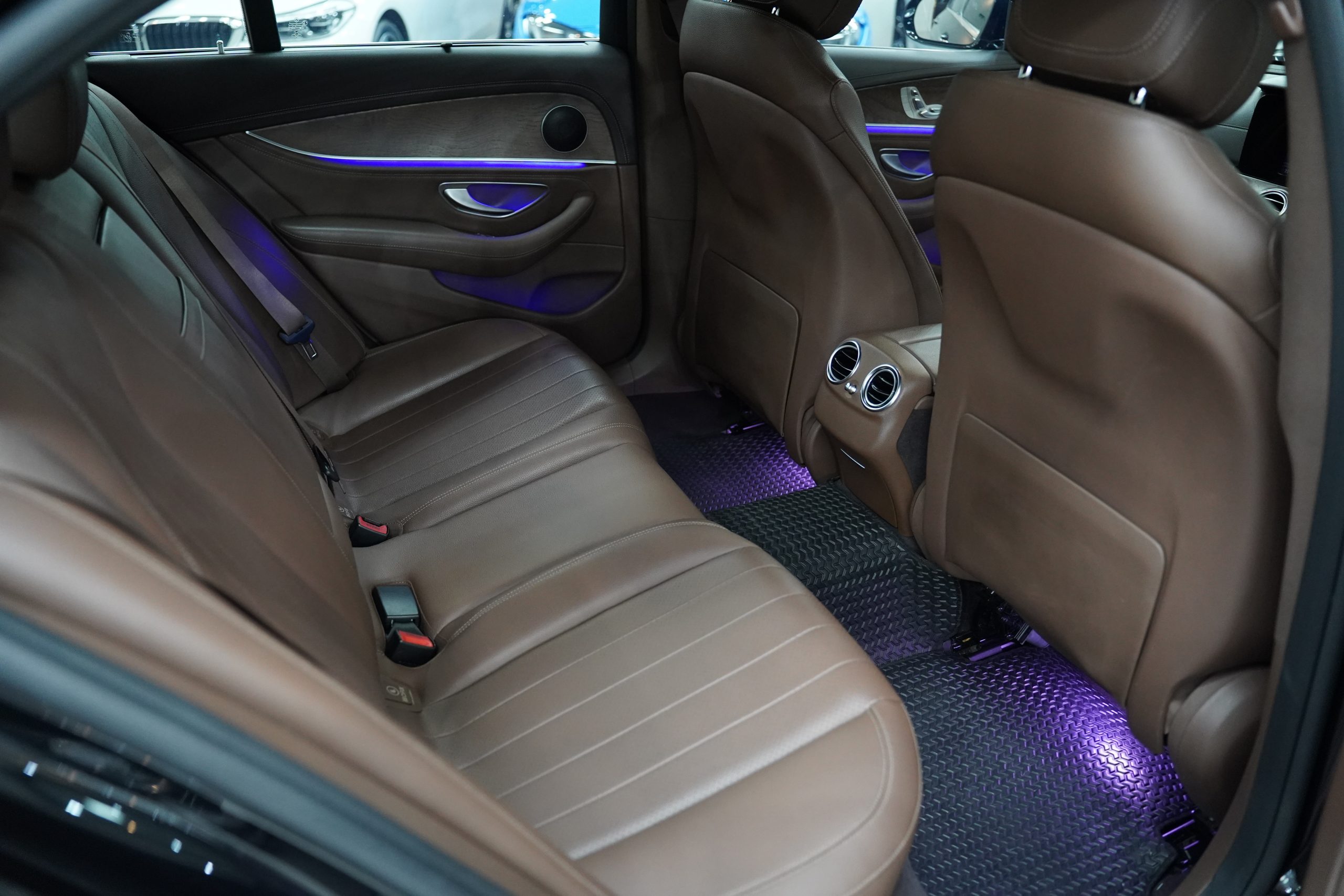 2017 Mercedes-Benz E220d Exclusive - Image 16