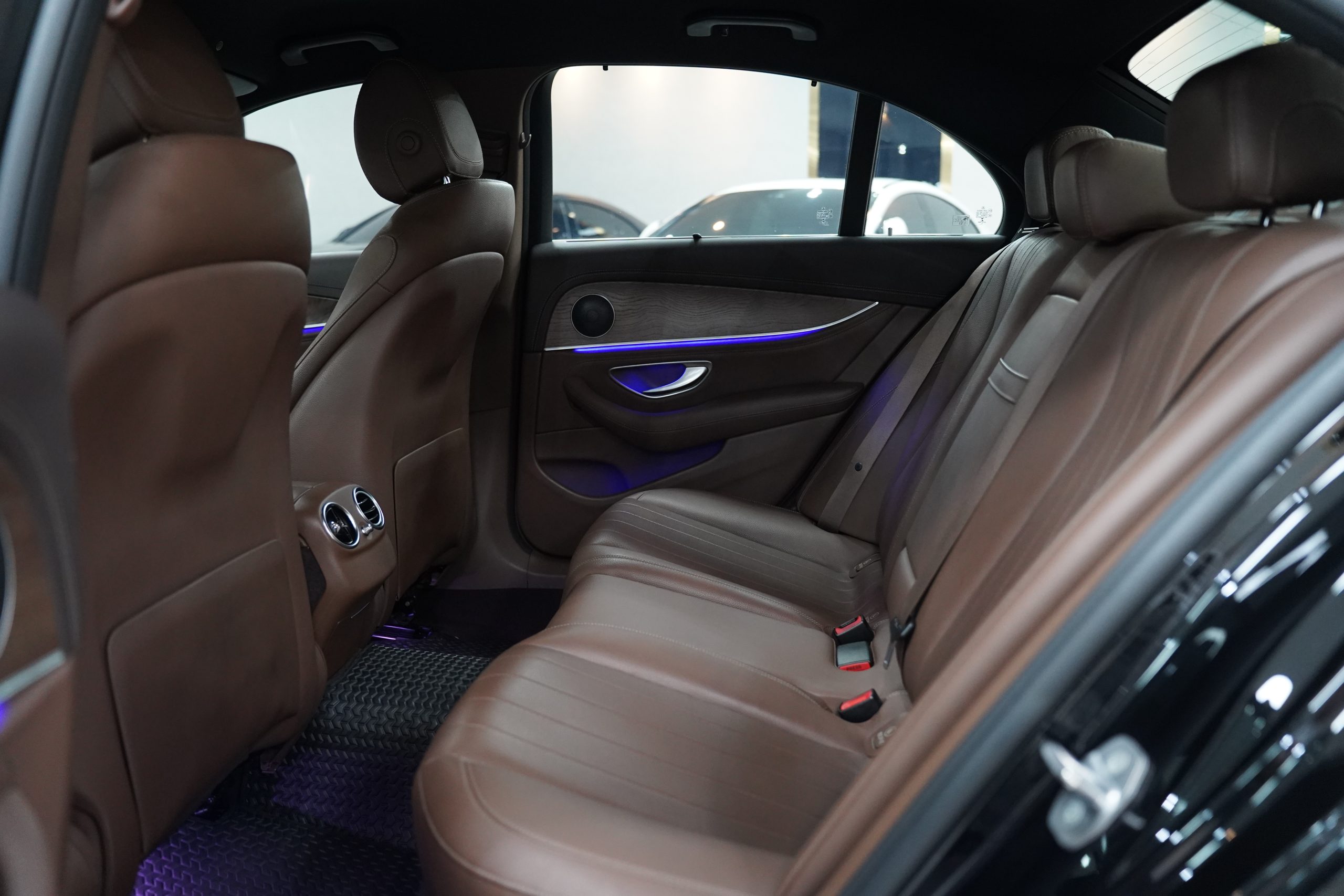 2017 Mercedes-Benz E220d Exclusive - Image 20