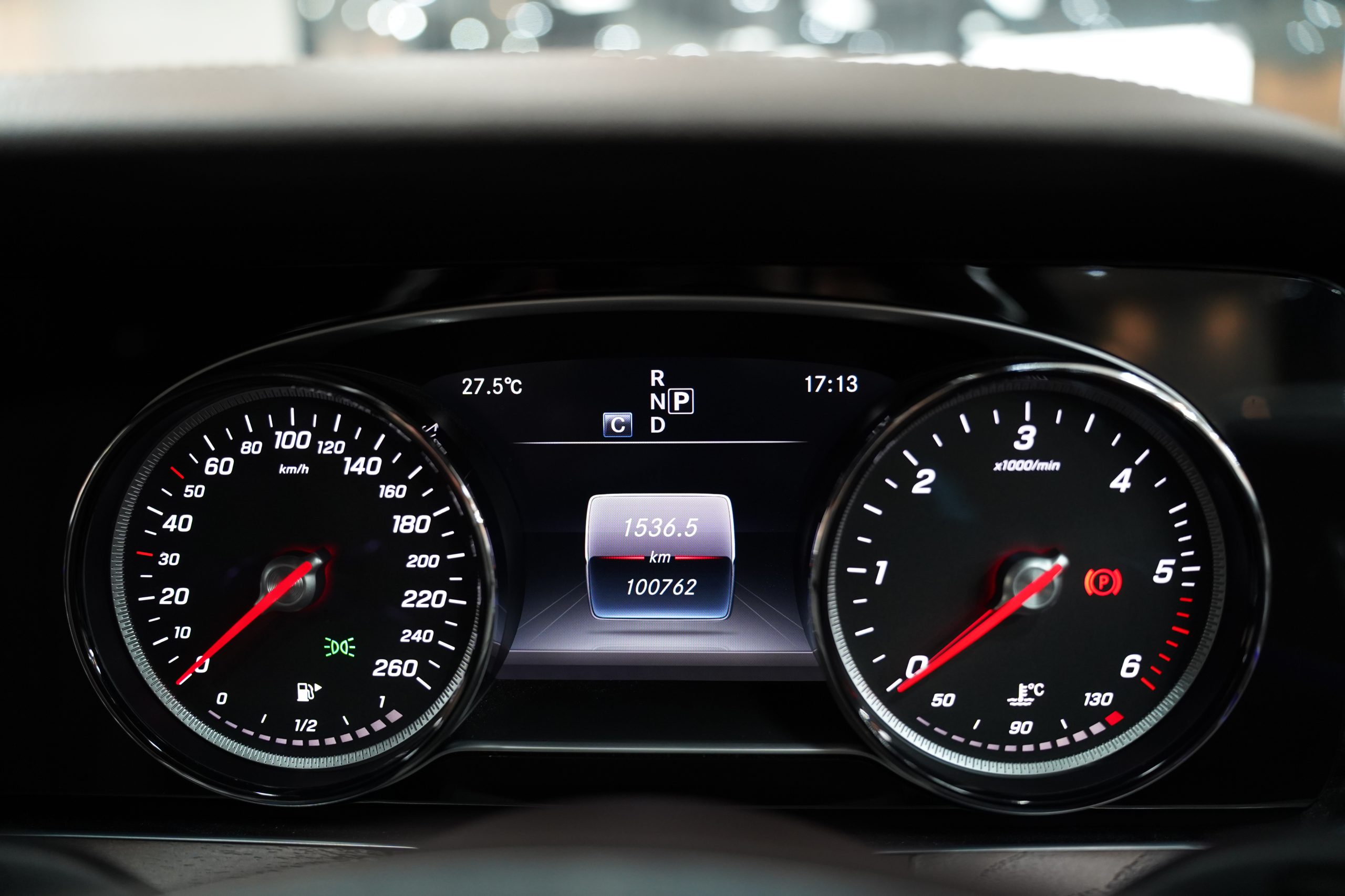2017 Mercedes-Benz E220d Exclusive - Image 21