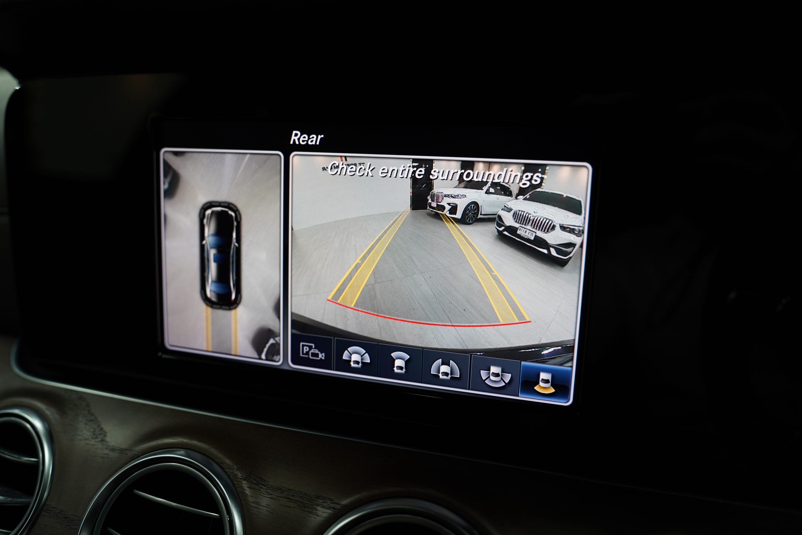 2017 Mercedes-Benz E220d Exclusive - Image 22