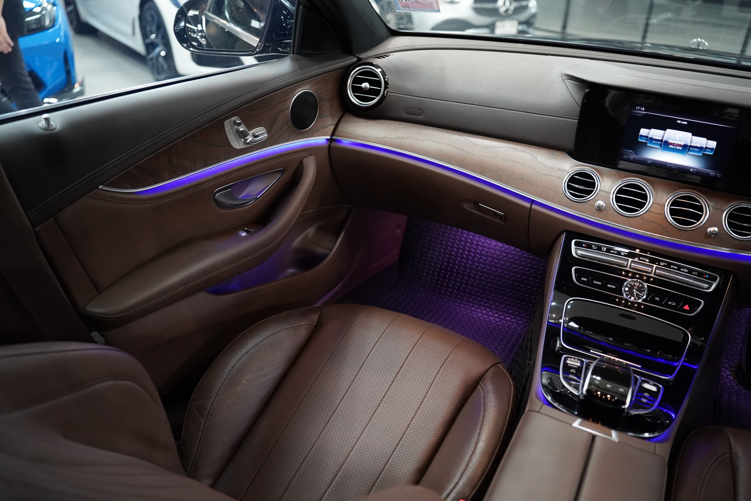 2017 Mercedes-Benz E220d Exclusive - Image 25