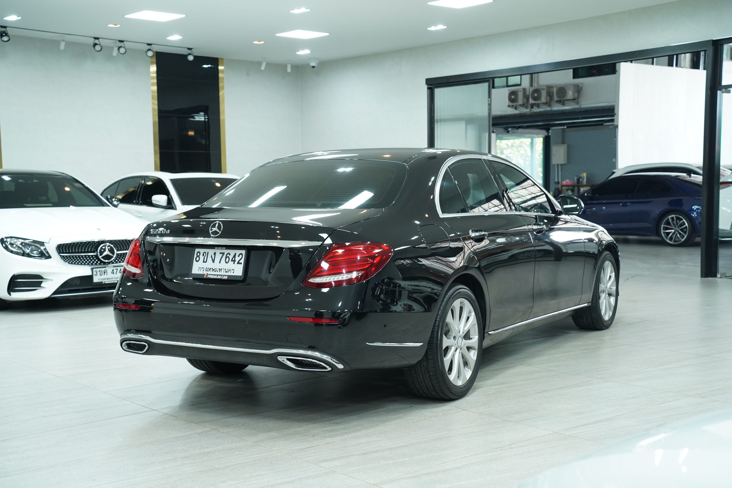 2017 Mercedes-Benz E220d Exclusive - Image 8
