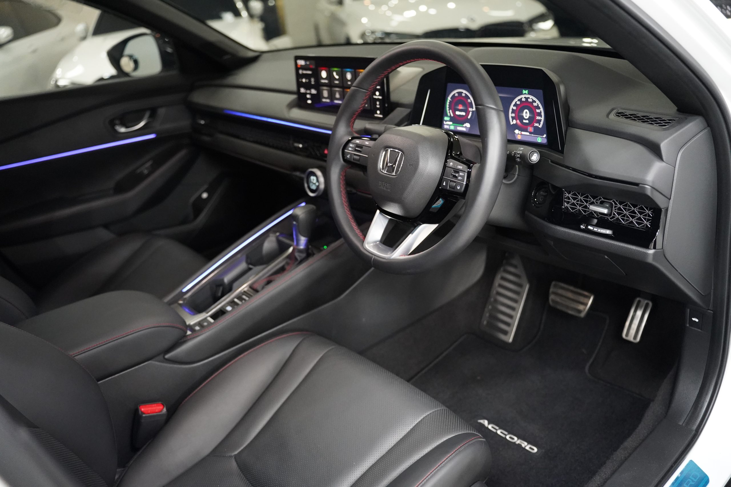 2025 Honda Accord e:HEV RS - Image 14