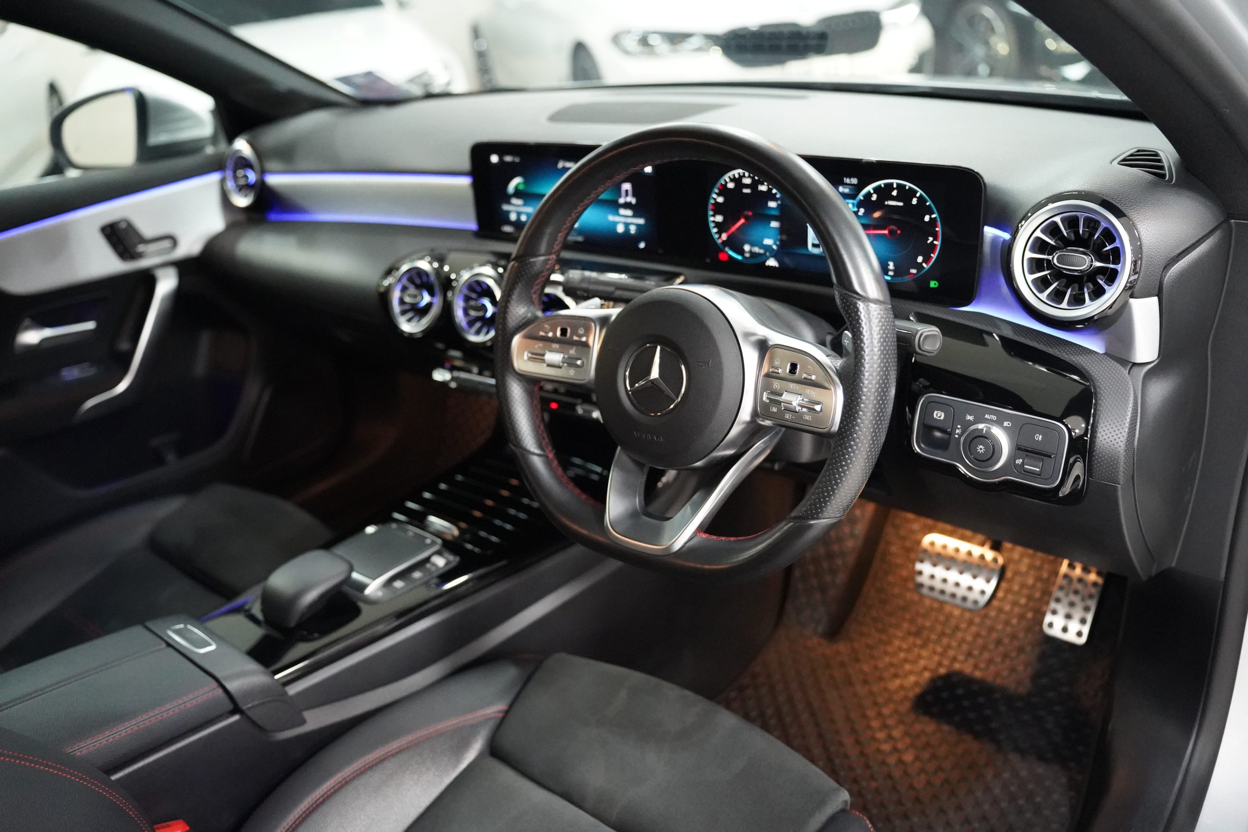 2023 Mercedes-Benz A200 AMG Dynamic - Image 14