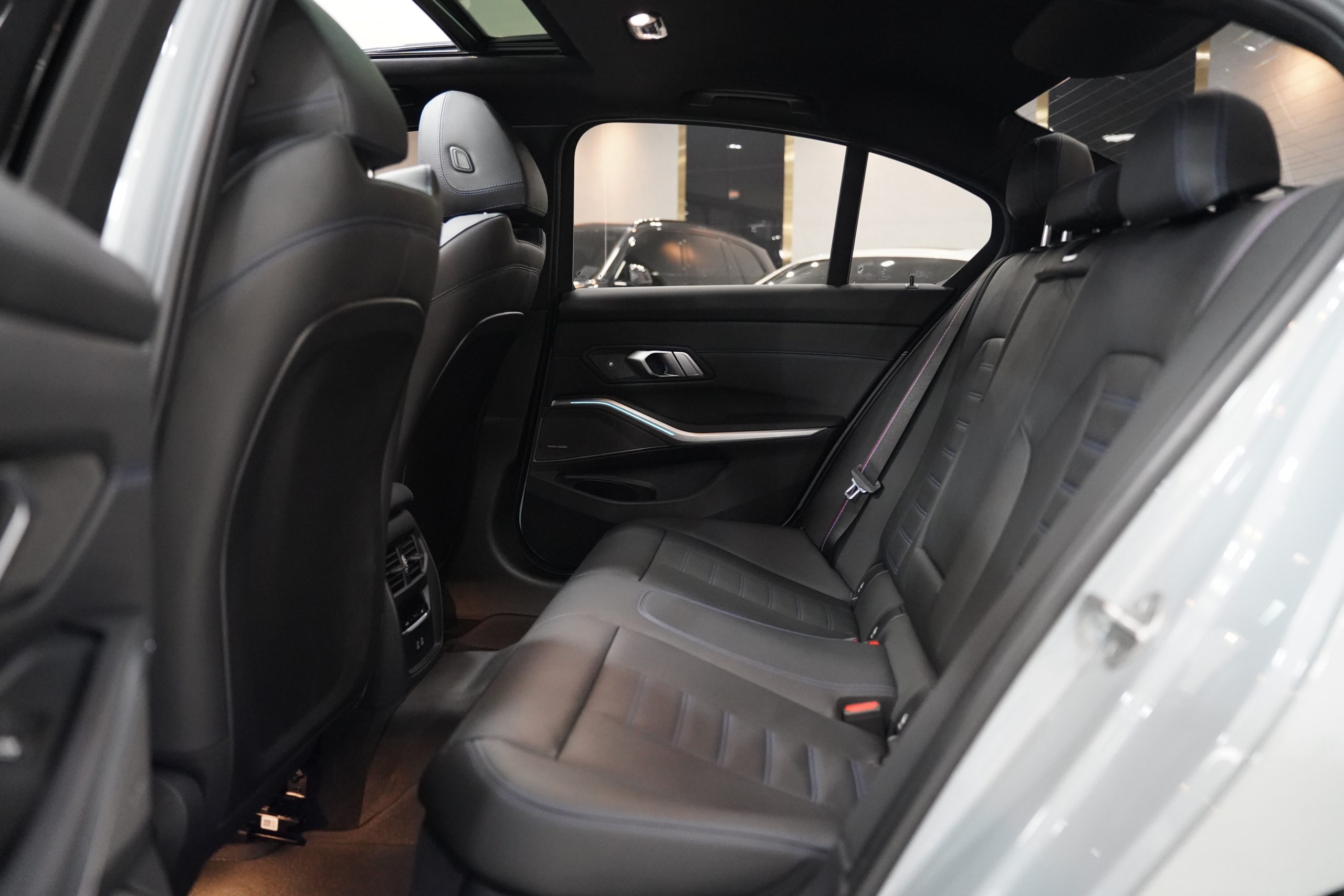 2024 BMW 330e M Sport (G20 LCI) - Image 18