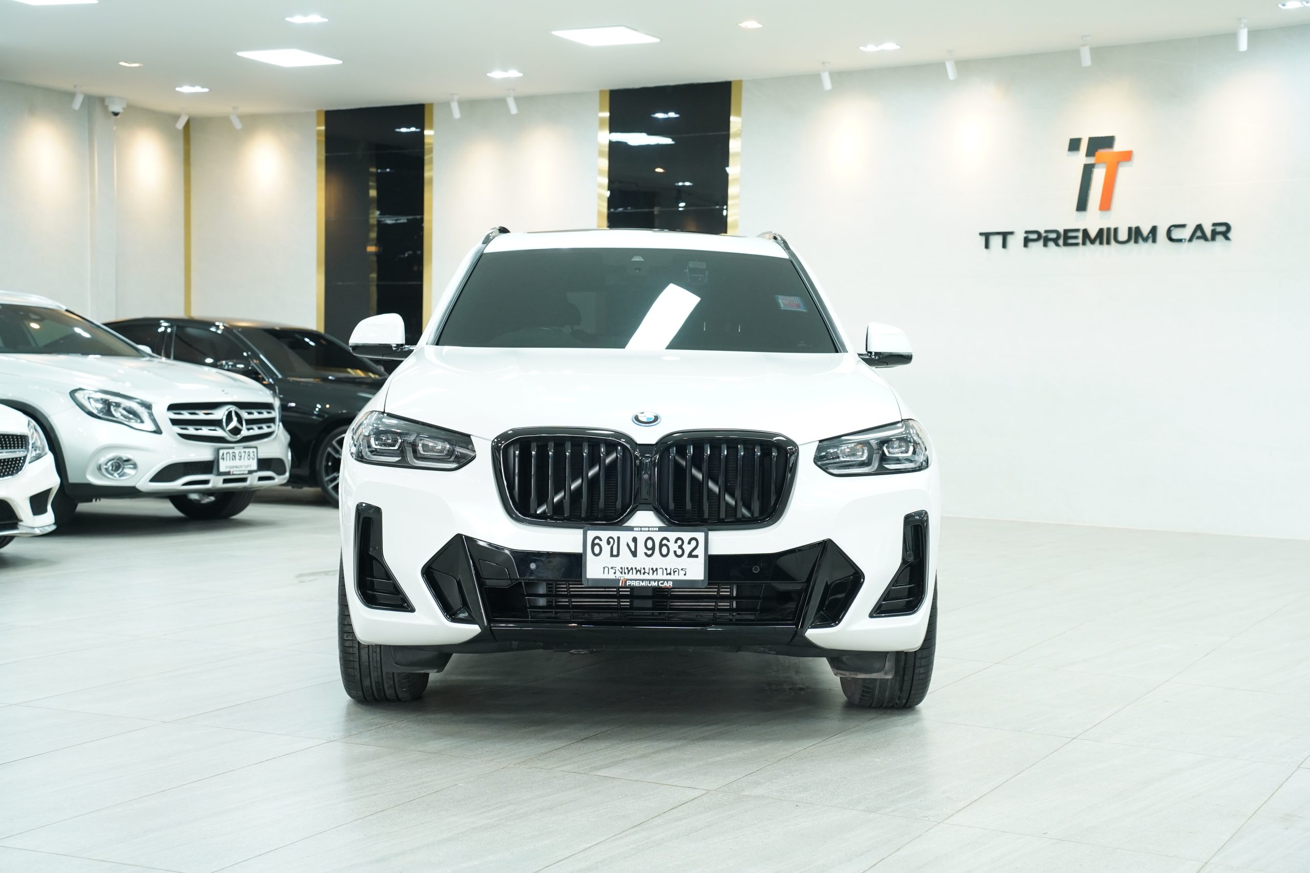 2024 BMW X3 xDrive30e M Sport - Image 3