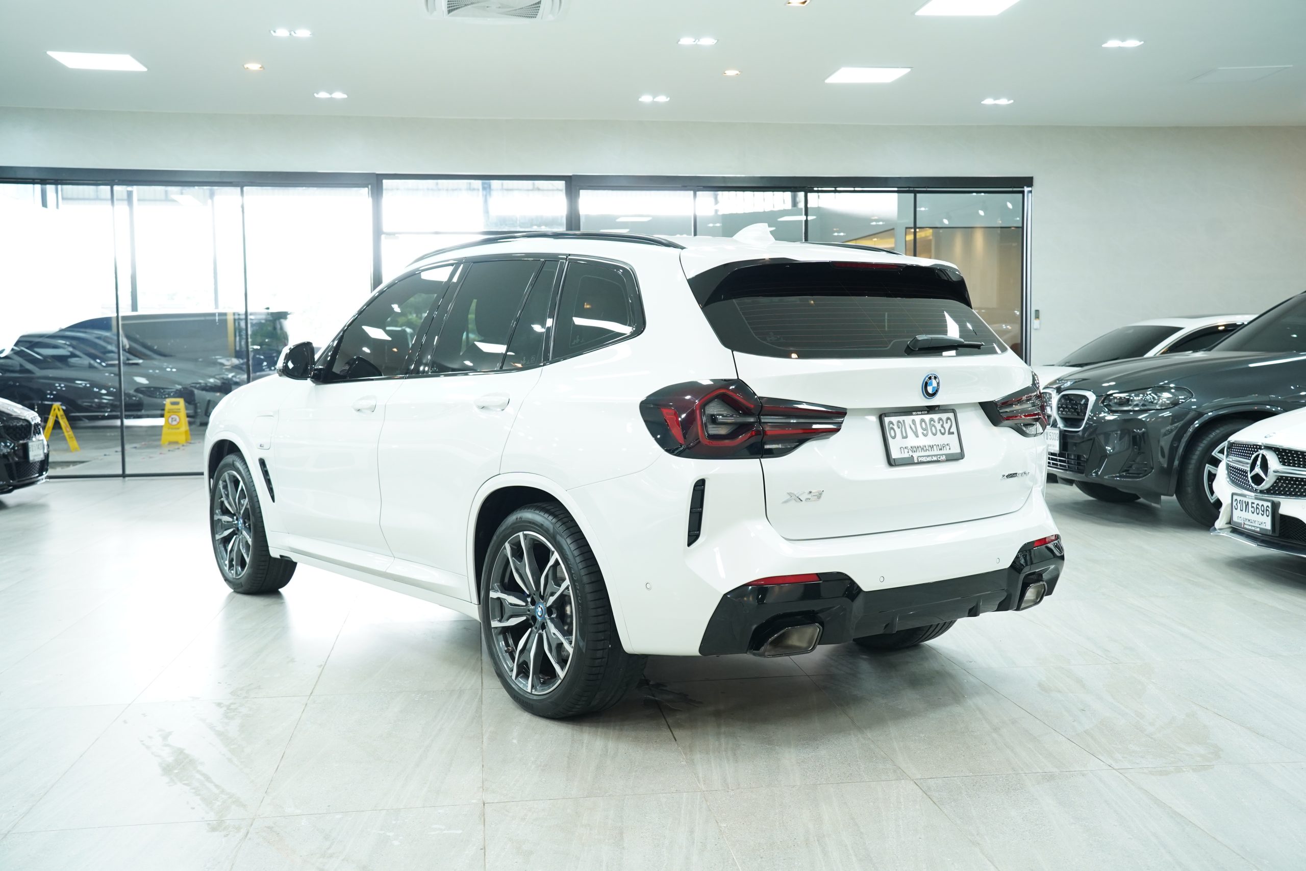 2024 BMW X3 xDrive30e M Sport - Image 6