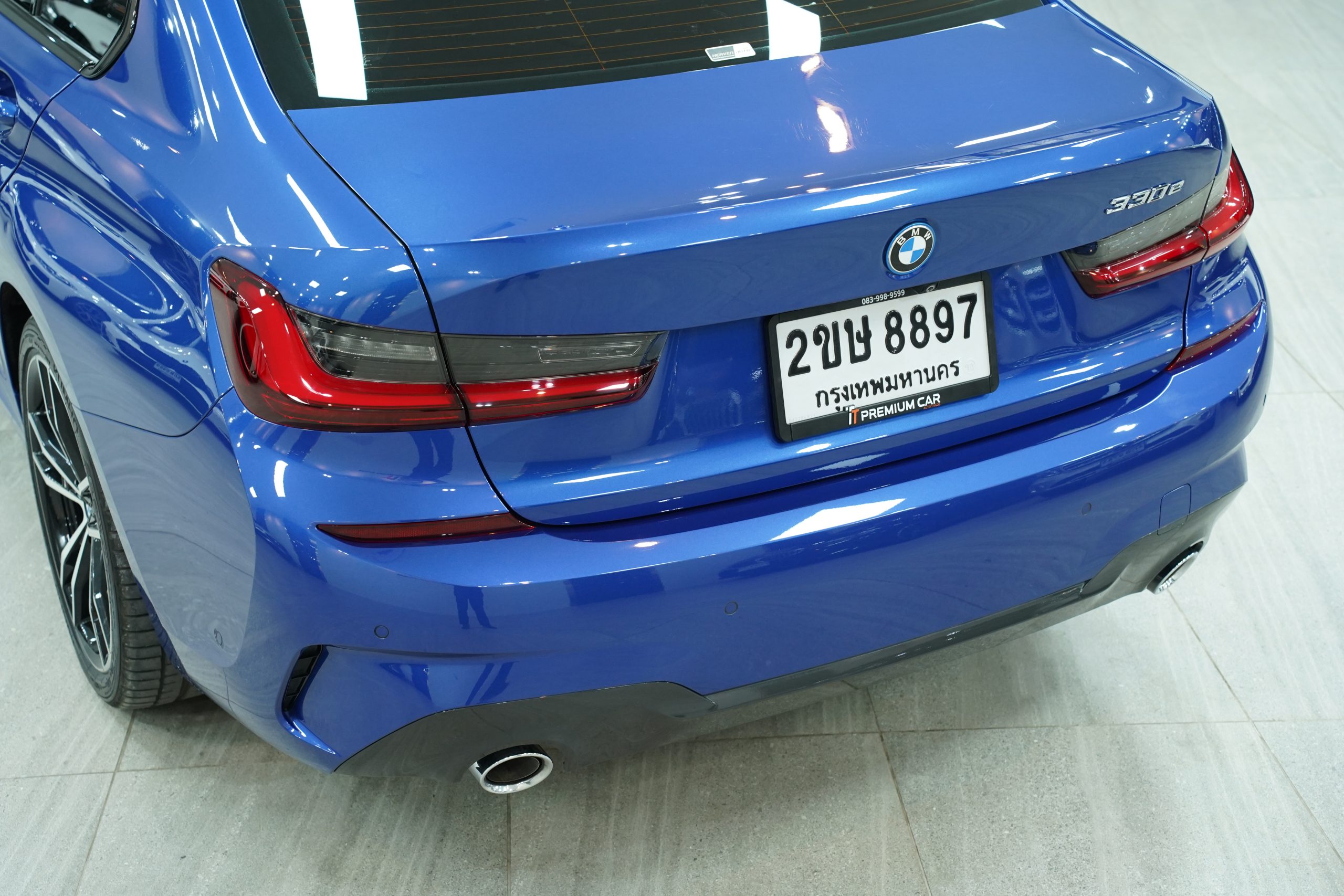 2022 BMW 330e M Sport - Image 7