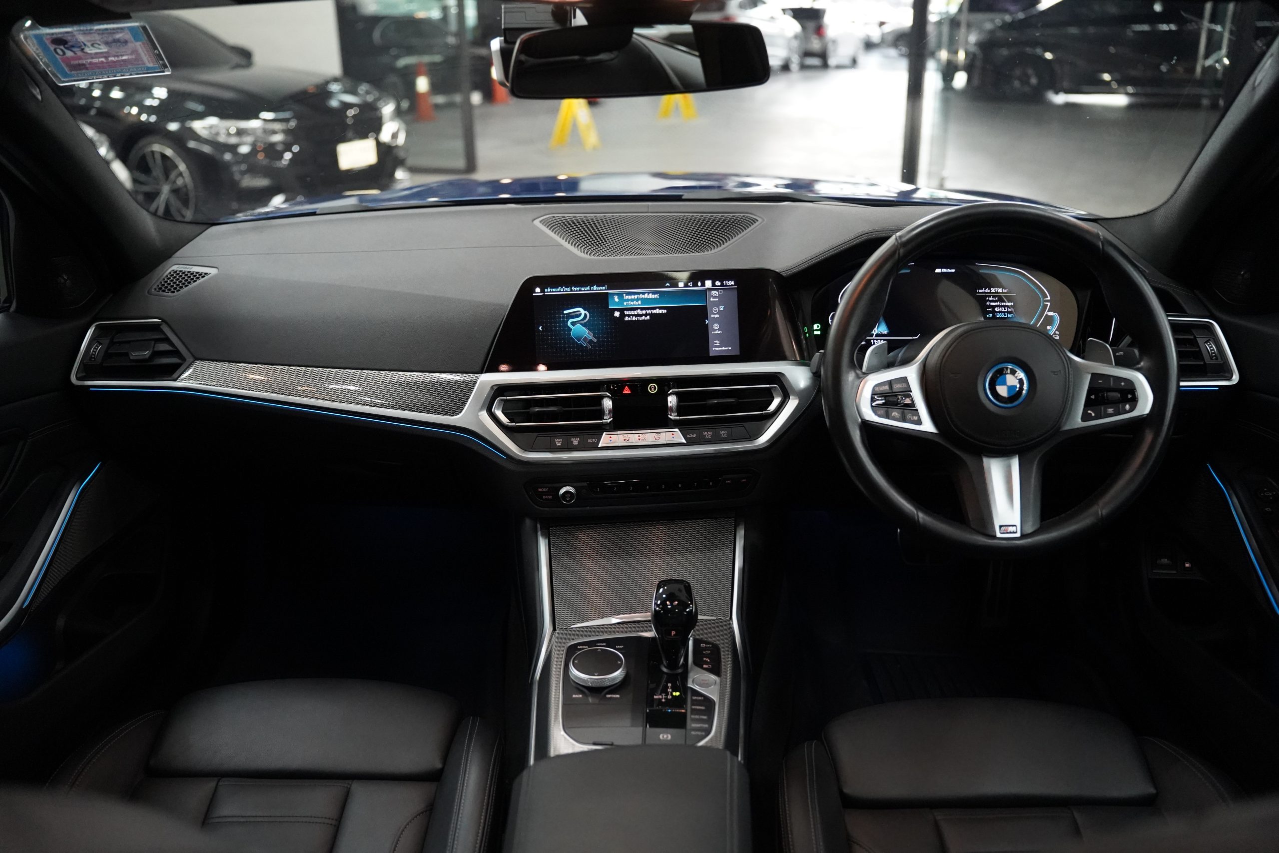 2022 BMW 330e M Sport - Image 21