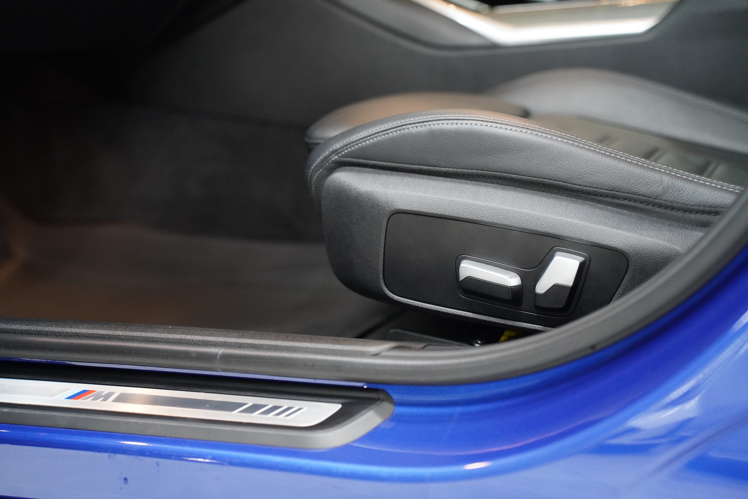 2022 BMW 330e M Sport - Image 24