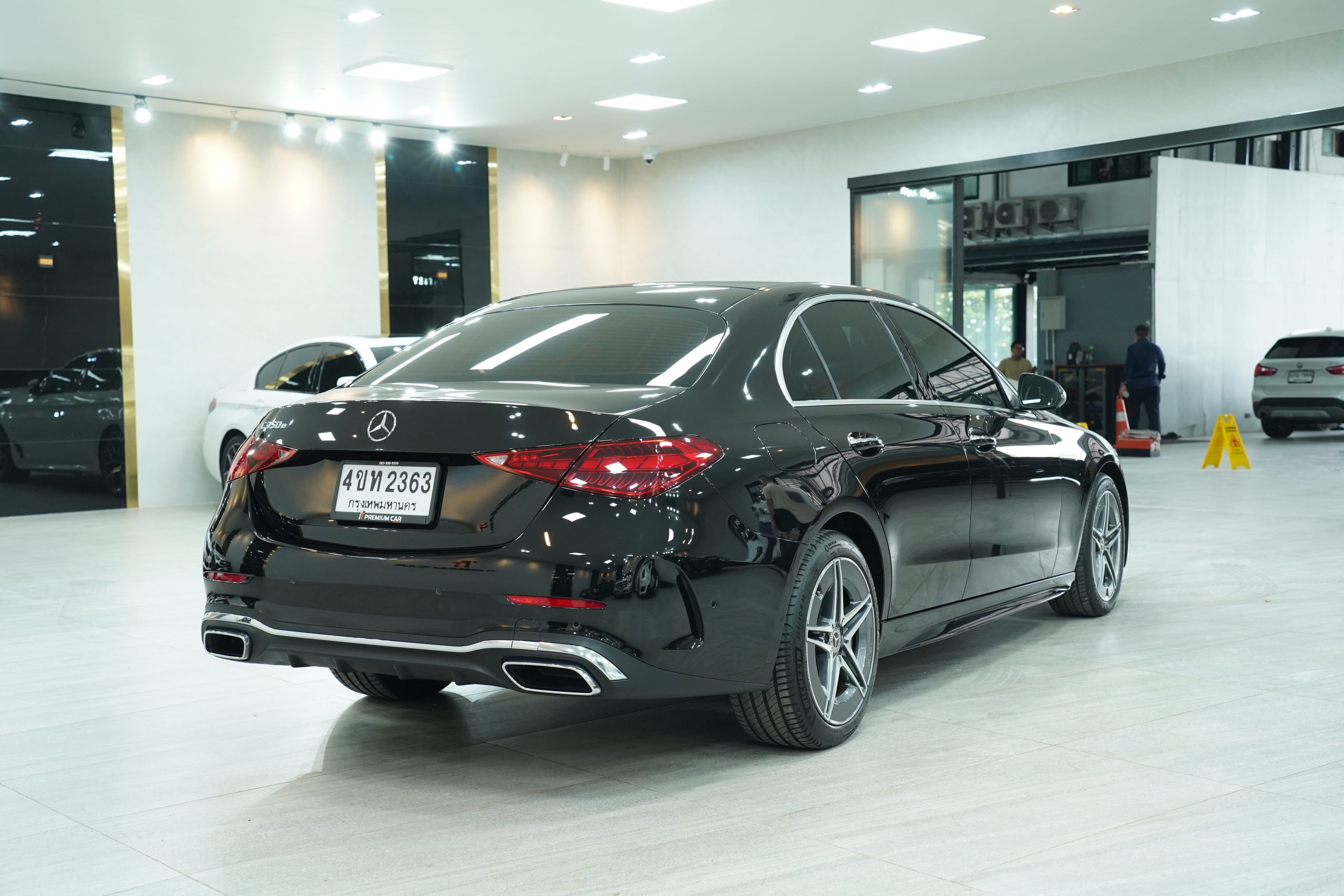 2023 Mercedes-Benz C350e AMG Dynamic (W206) - Image 7