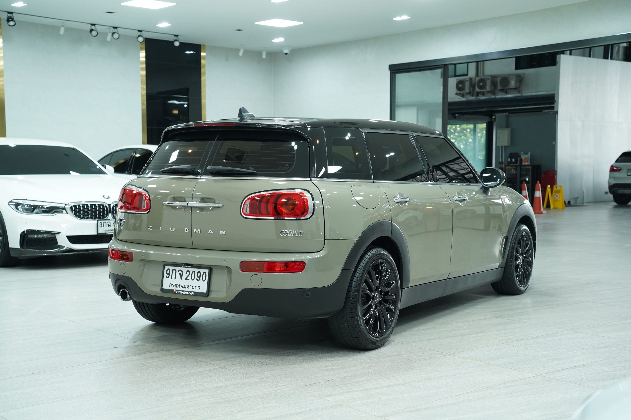 2019 MINI Cooper Clubman - Image 8