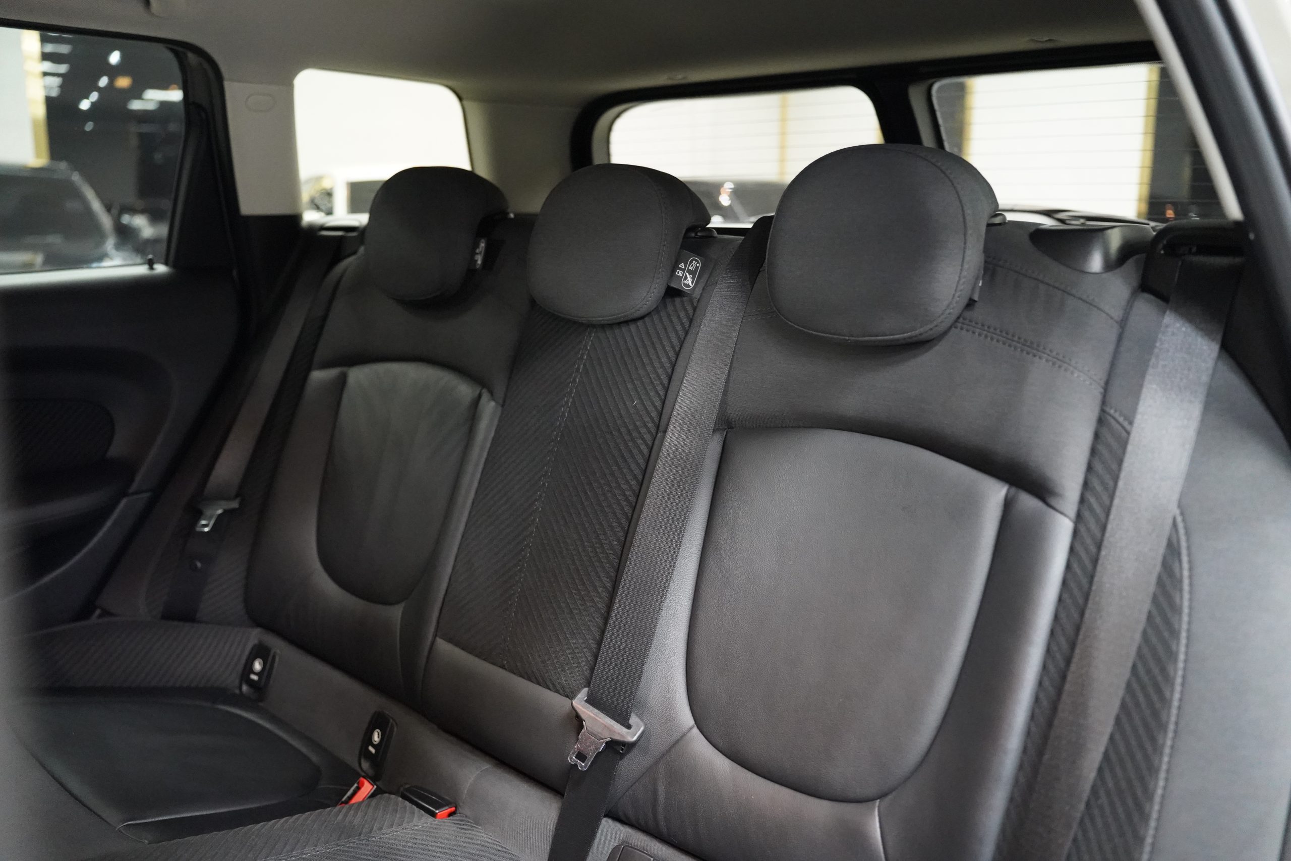 2019 MINI Cooper Clubman - Image 13