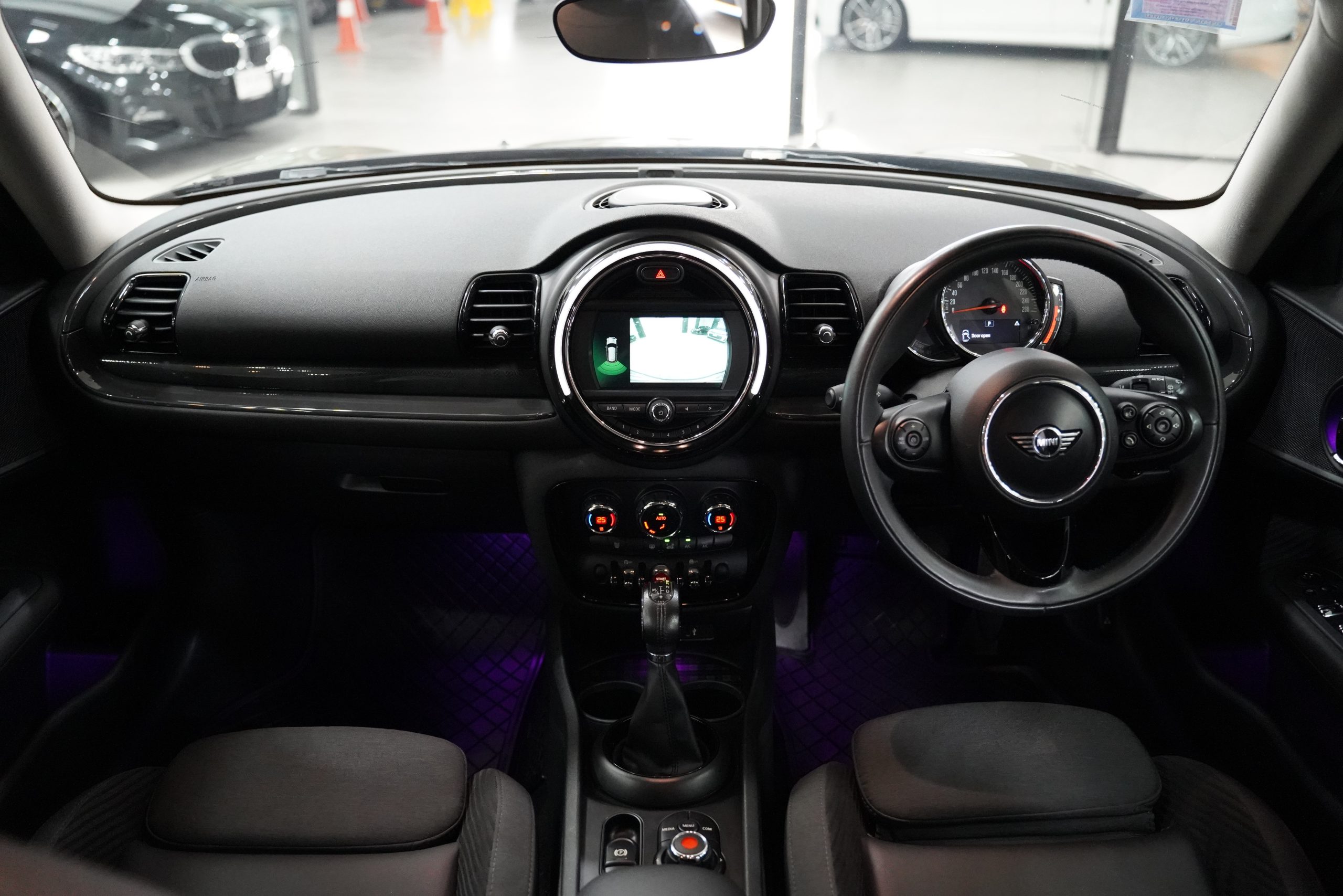 2019 MINI Cooper Clubman - Image 21
