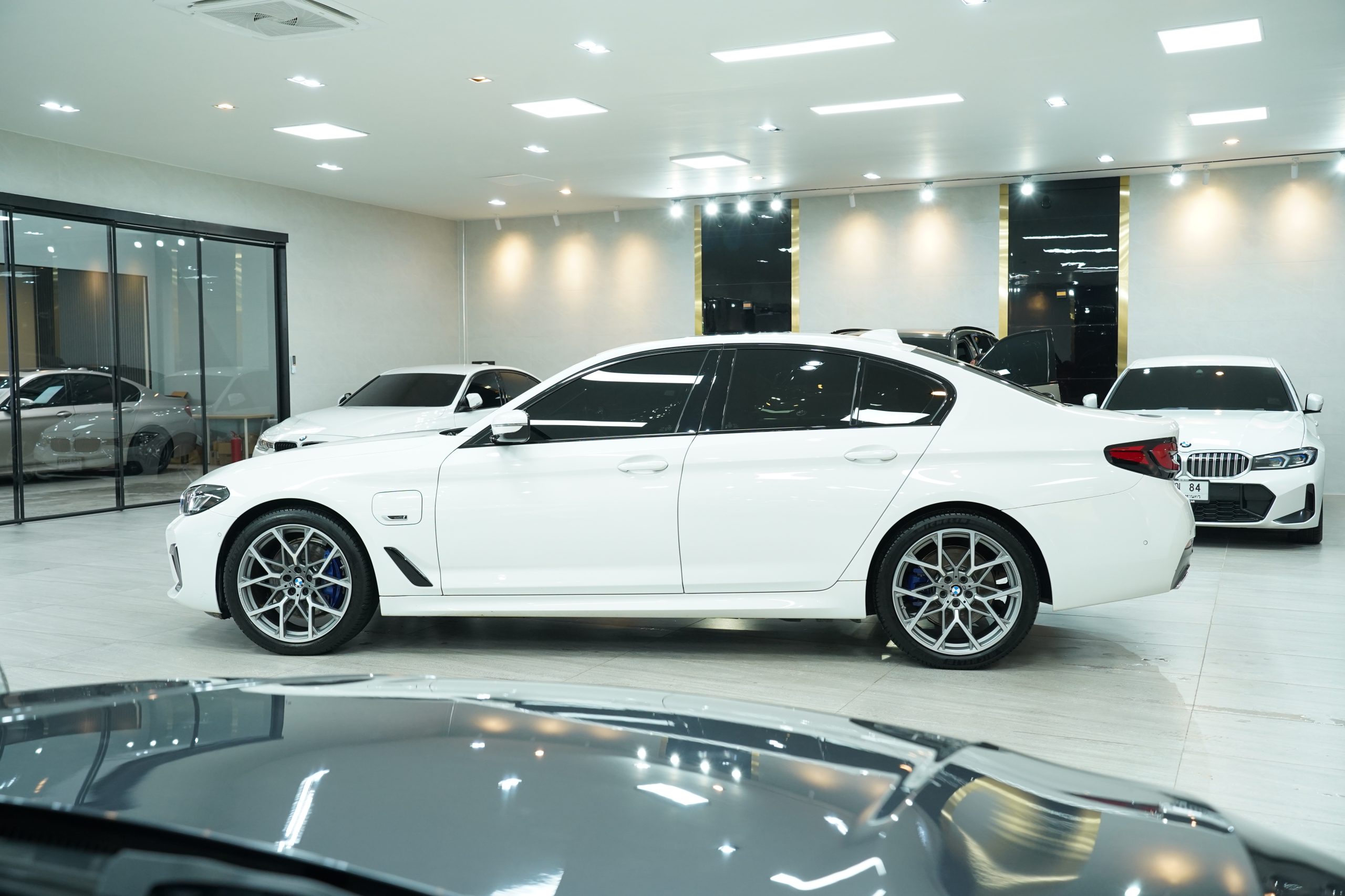 2023 BMW 530e M Sport LCI G30 - Image 5