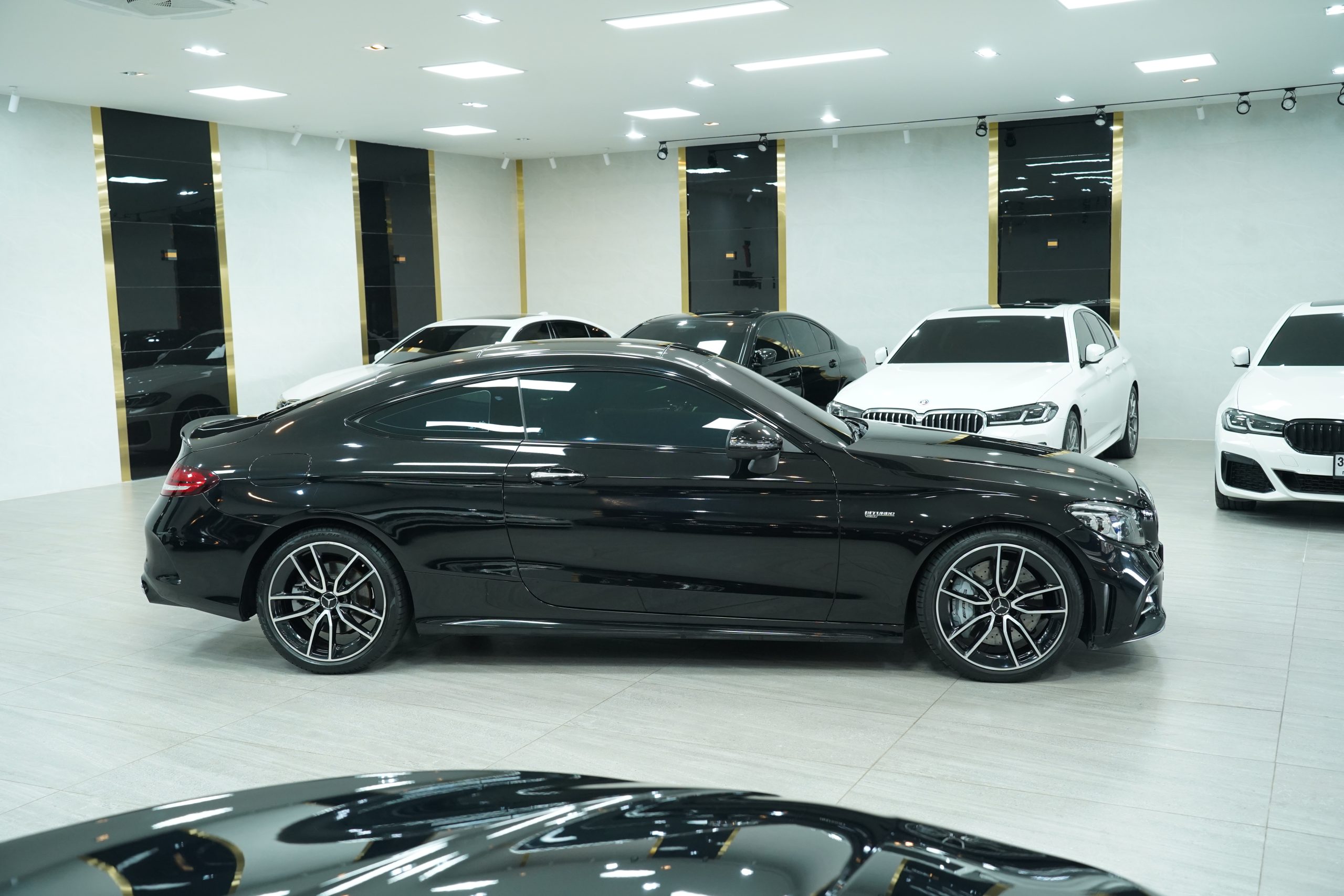 2020 Mercedes-AMG C 43 4MATIC Coupé - Image 9