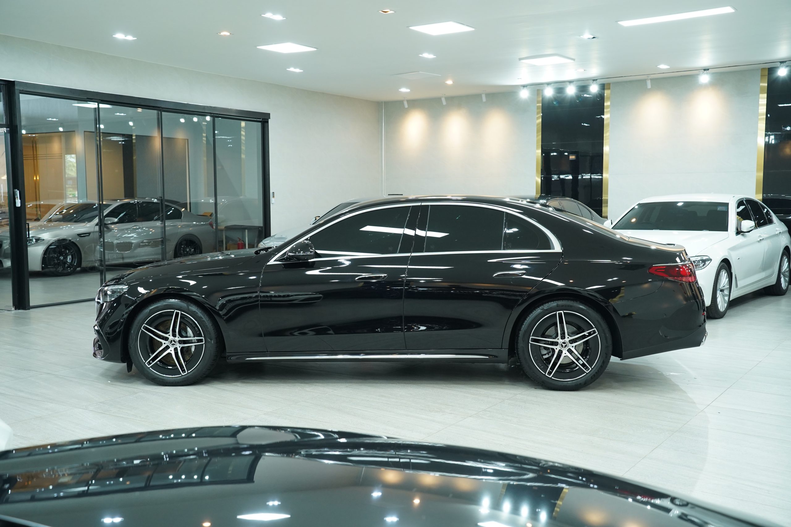 2026 Mercedes-Benz E220 d AMG Line - Image 5