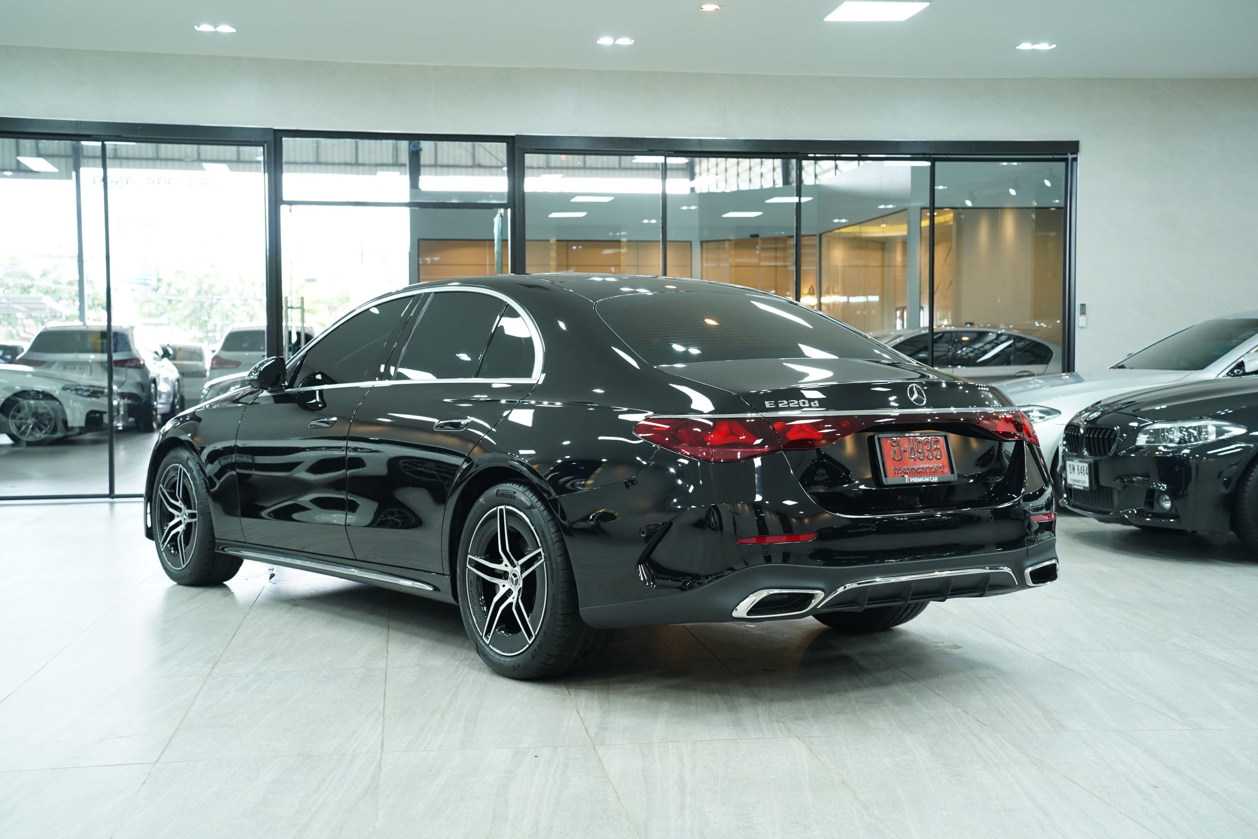 2026 Mercedes-Benz E220 d AMG Line - Image 6