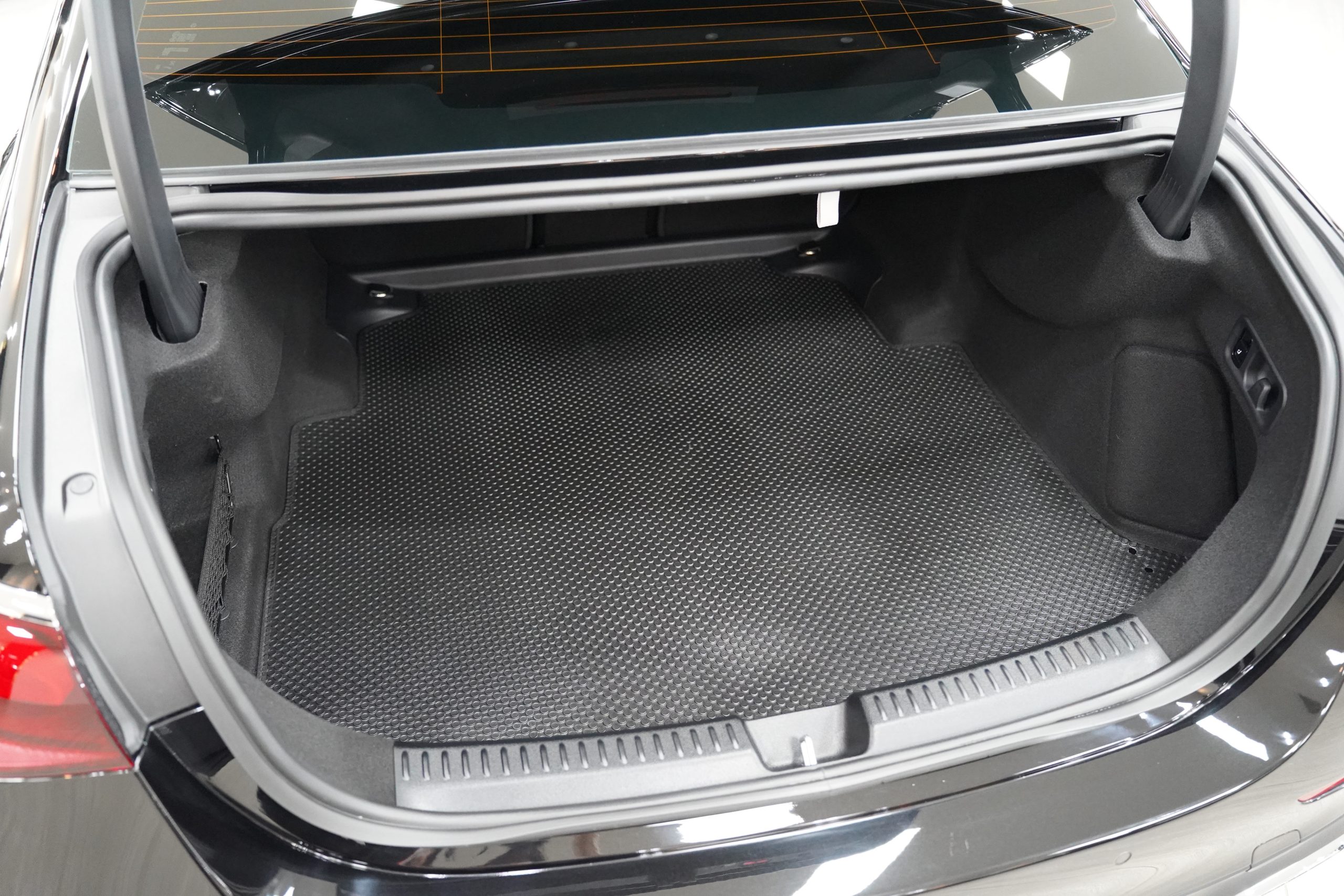 2026 Mercedes-Benz E220 d AMG Line - Image 11