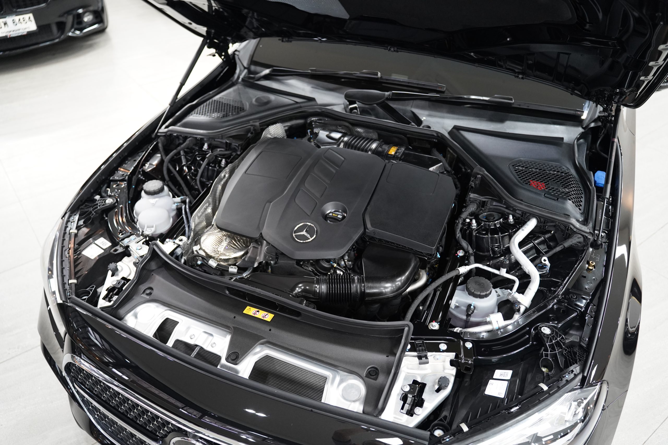 2026 Mercedes-Benz E220 d AMG Line - Image 21