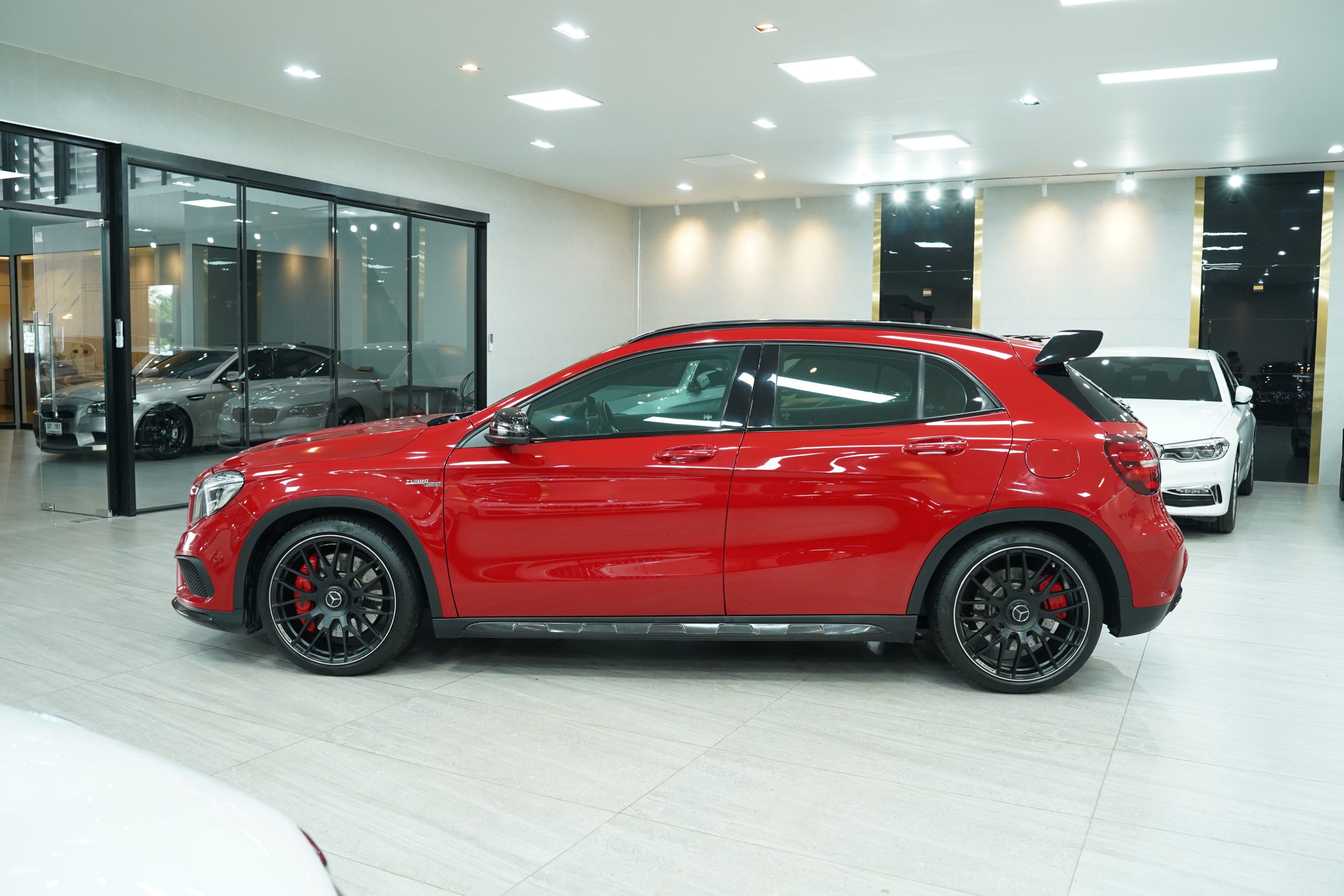 2017 Mercedes-AMG GLA 45 4MATIC - Image 5