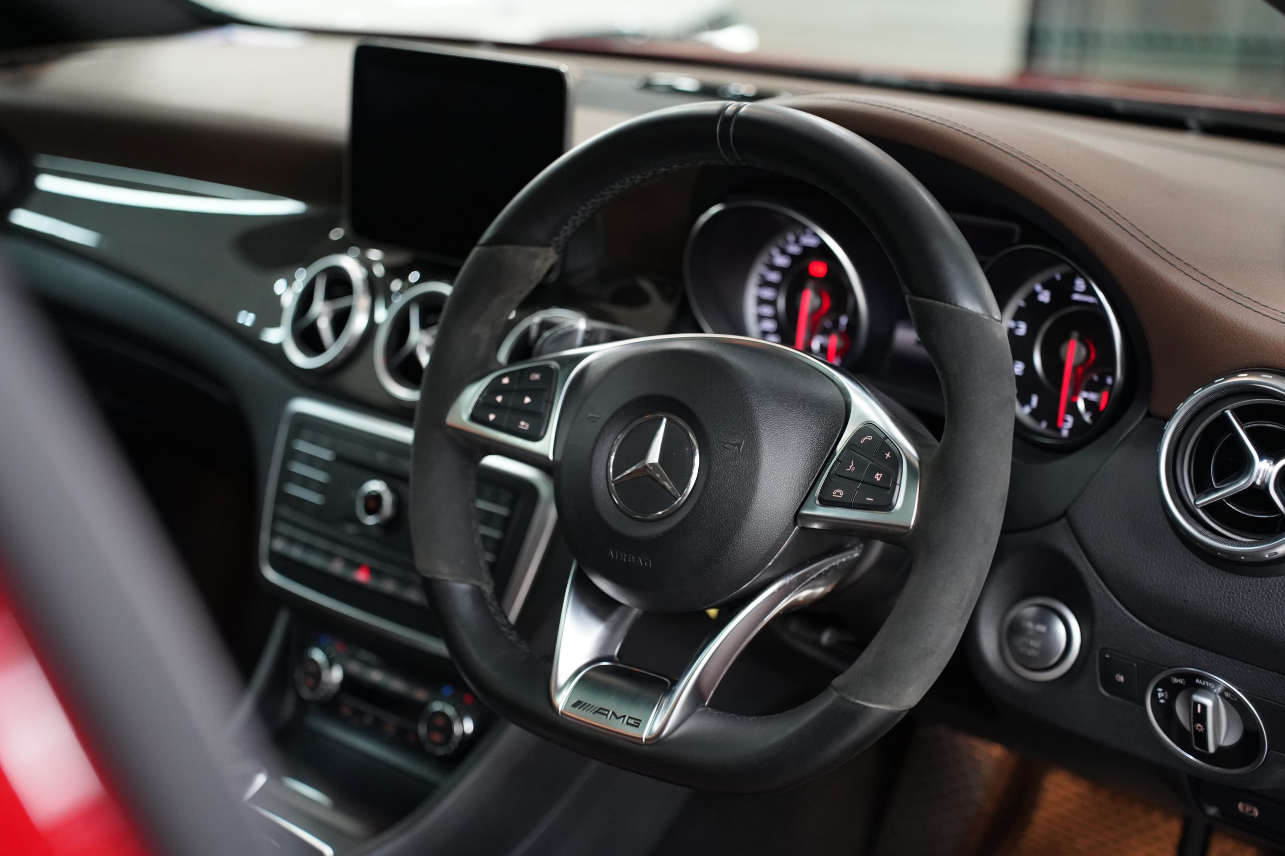 2017 Mercedes-AMG GLA 45 4MATIC - Image 19