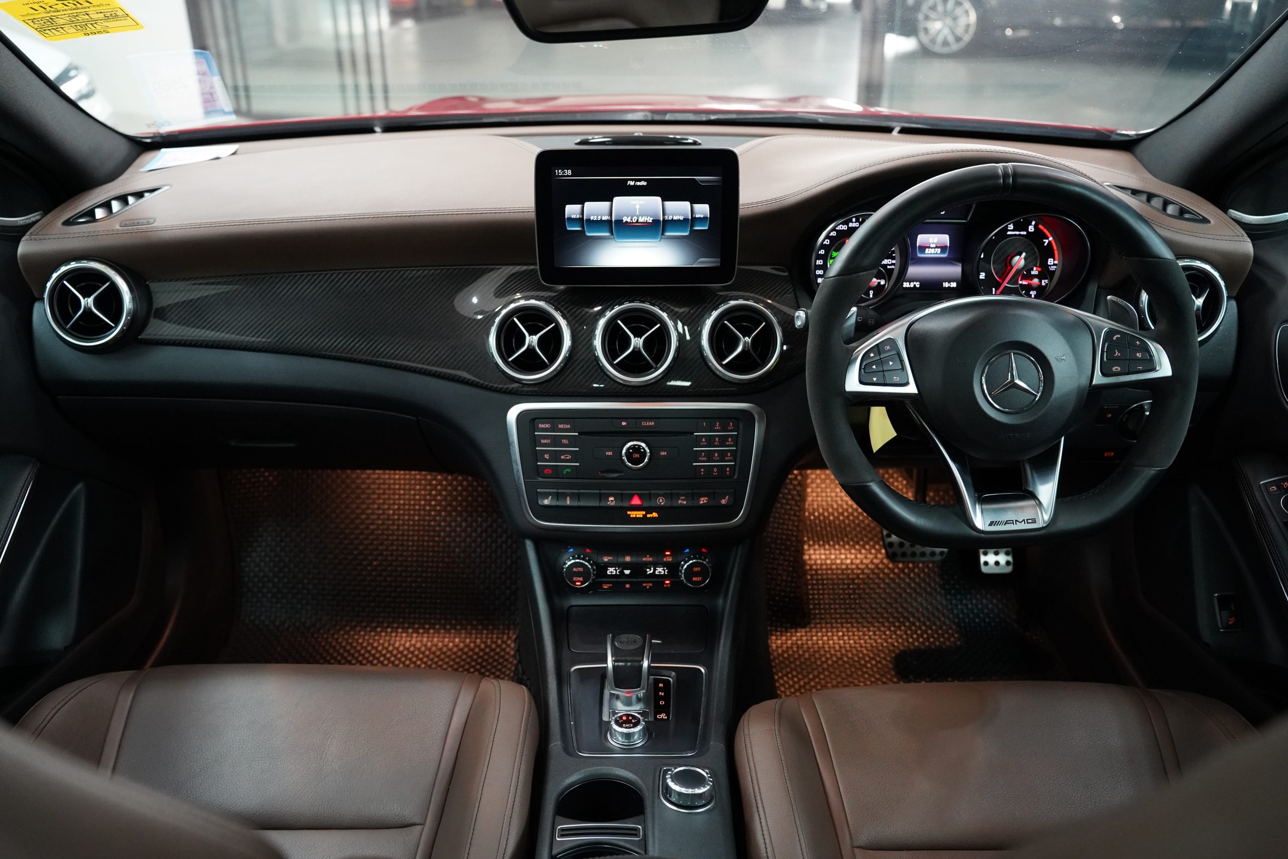 2017 Mercedes-AMG GLA 45 4MATIC - Image 26