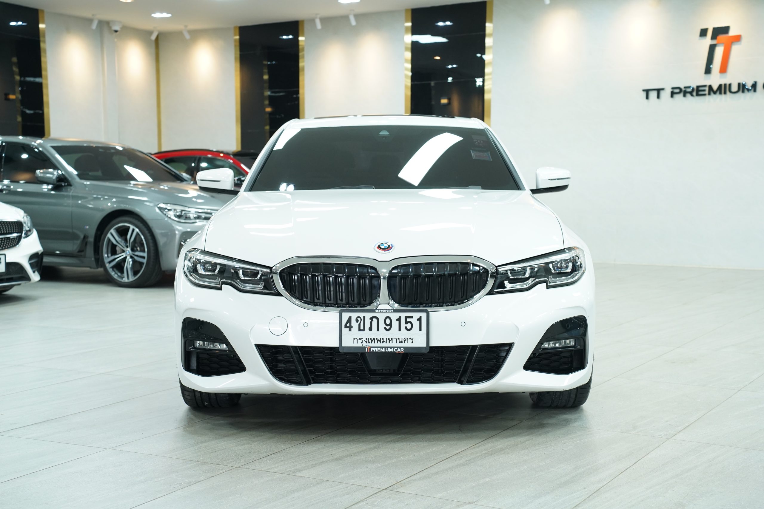 2023 BMW 330e M Sport - Image 3