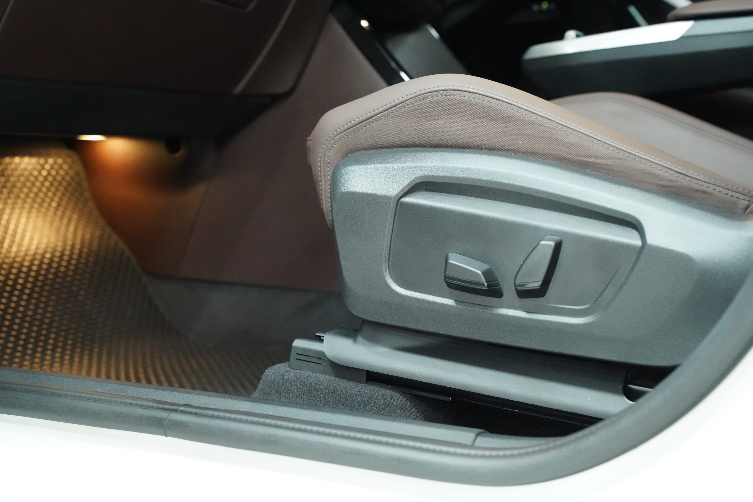 2025 BMW X1 sDrive20i xLine - Image 16