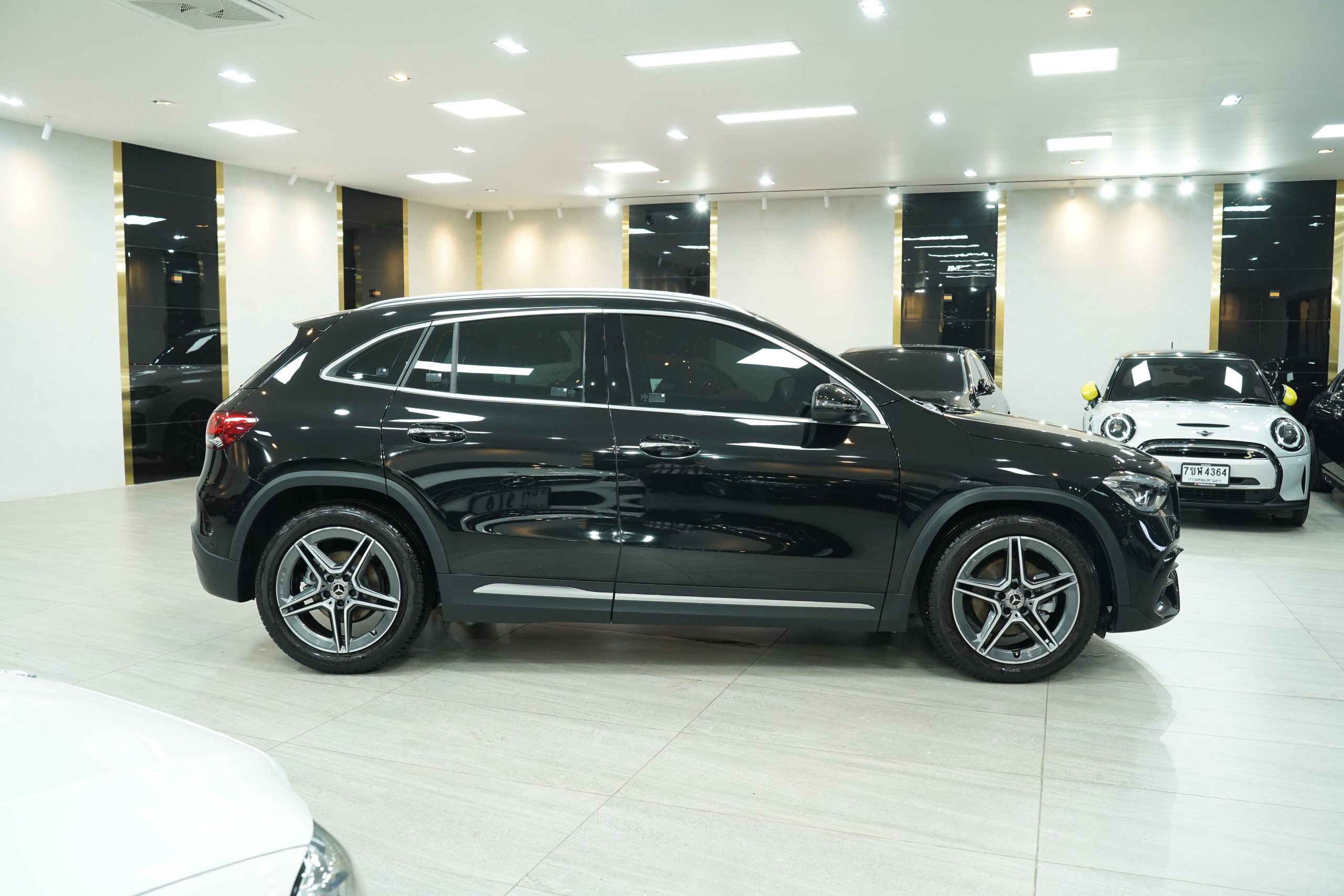 2022 Mercedes-Benz GLA 200 AMG Line (W247) - Image 9