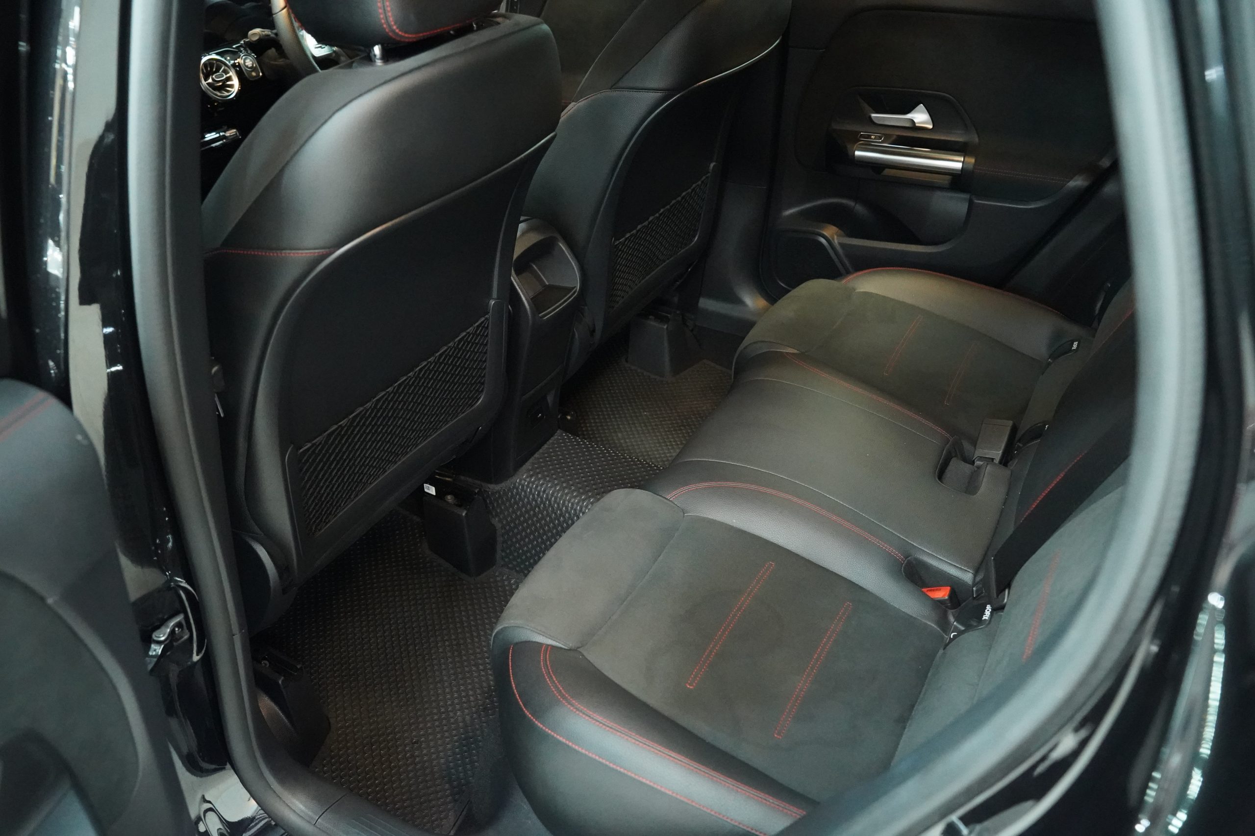 2022 Mercedes-Benz GLA 200 AMG Line (W247) - Image 12