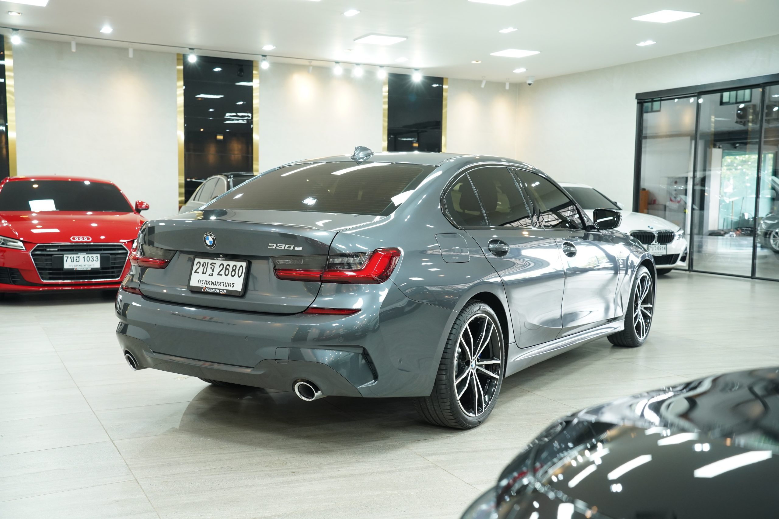 2021 BMW 330e M Sport - Image 9