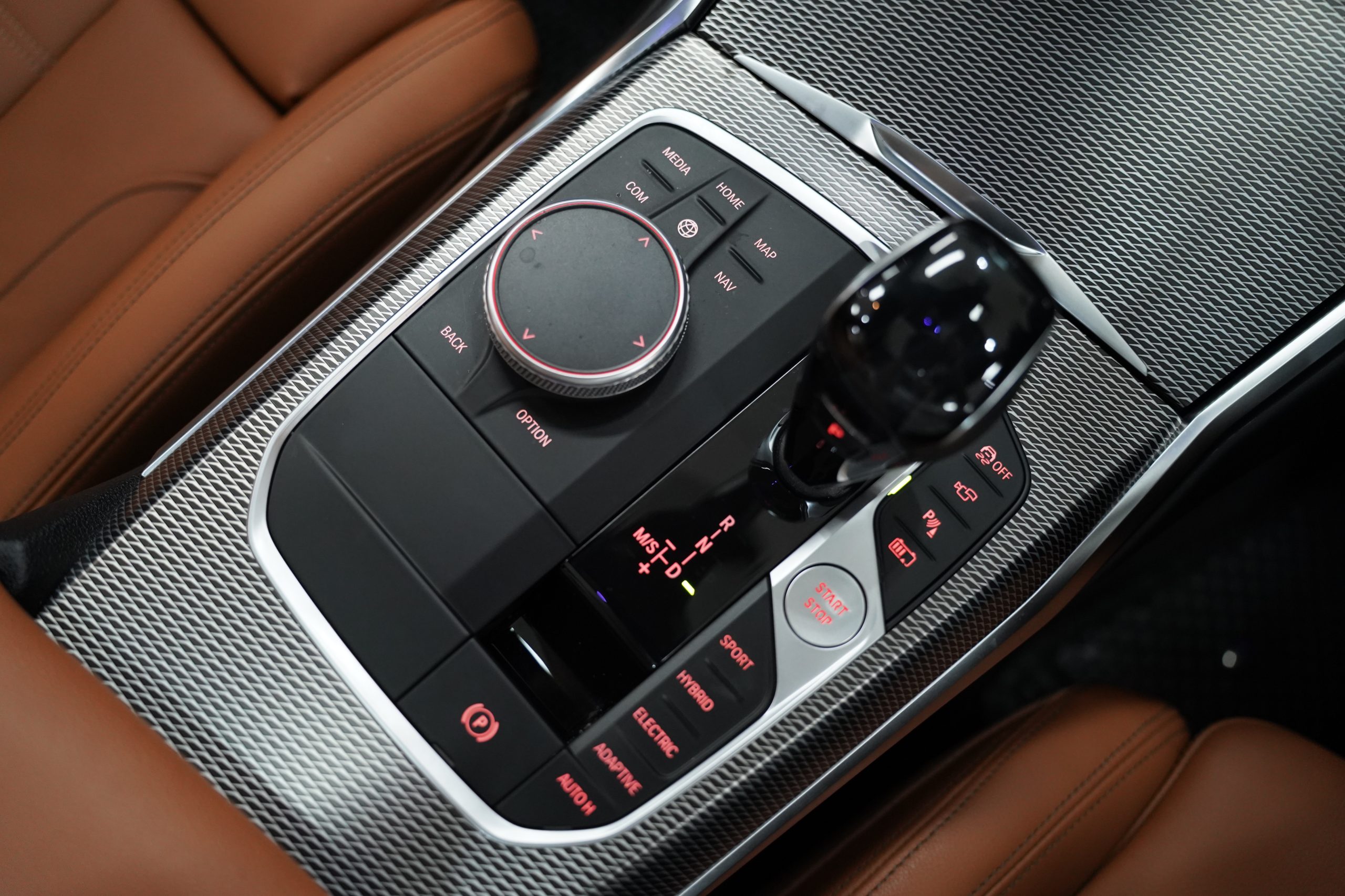2021 BMW 330e M Sport - Image 25