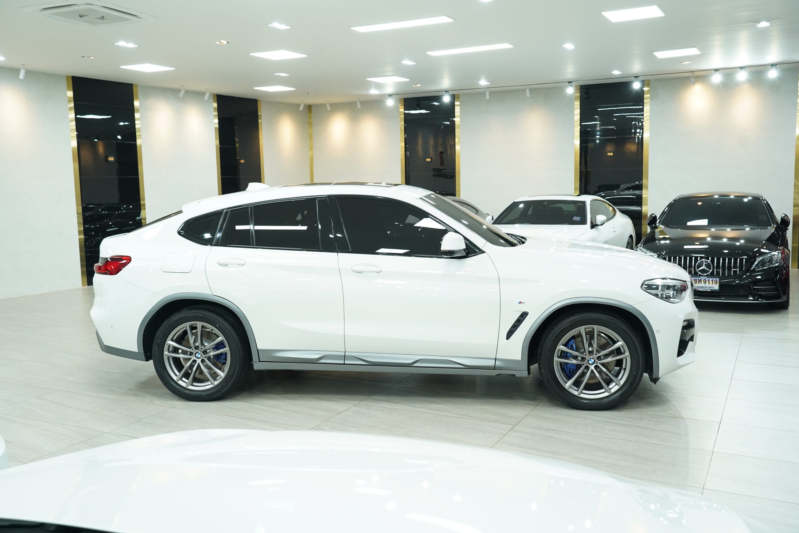 2022 BMW X4 xDrive20d M Sport - Image 9