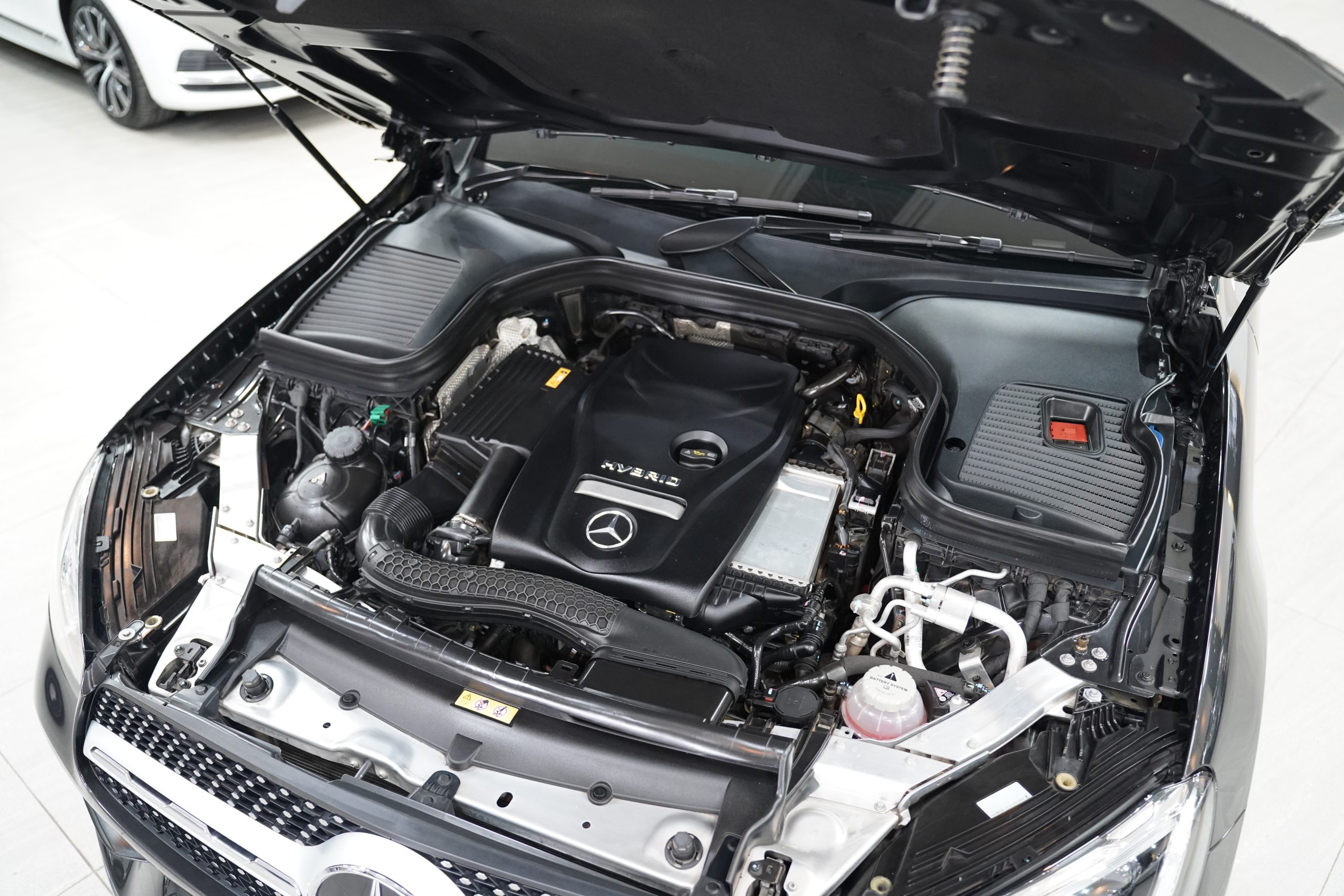 2022 Mercedes-Benz GLC 300 e 4MATIC AMG Dynamic - Image 21