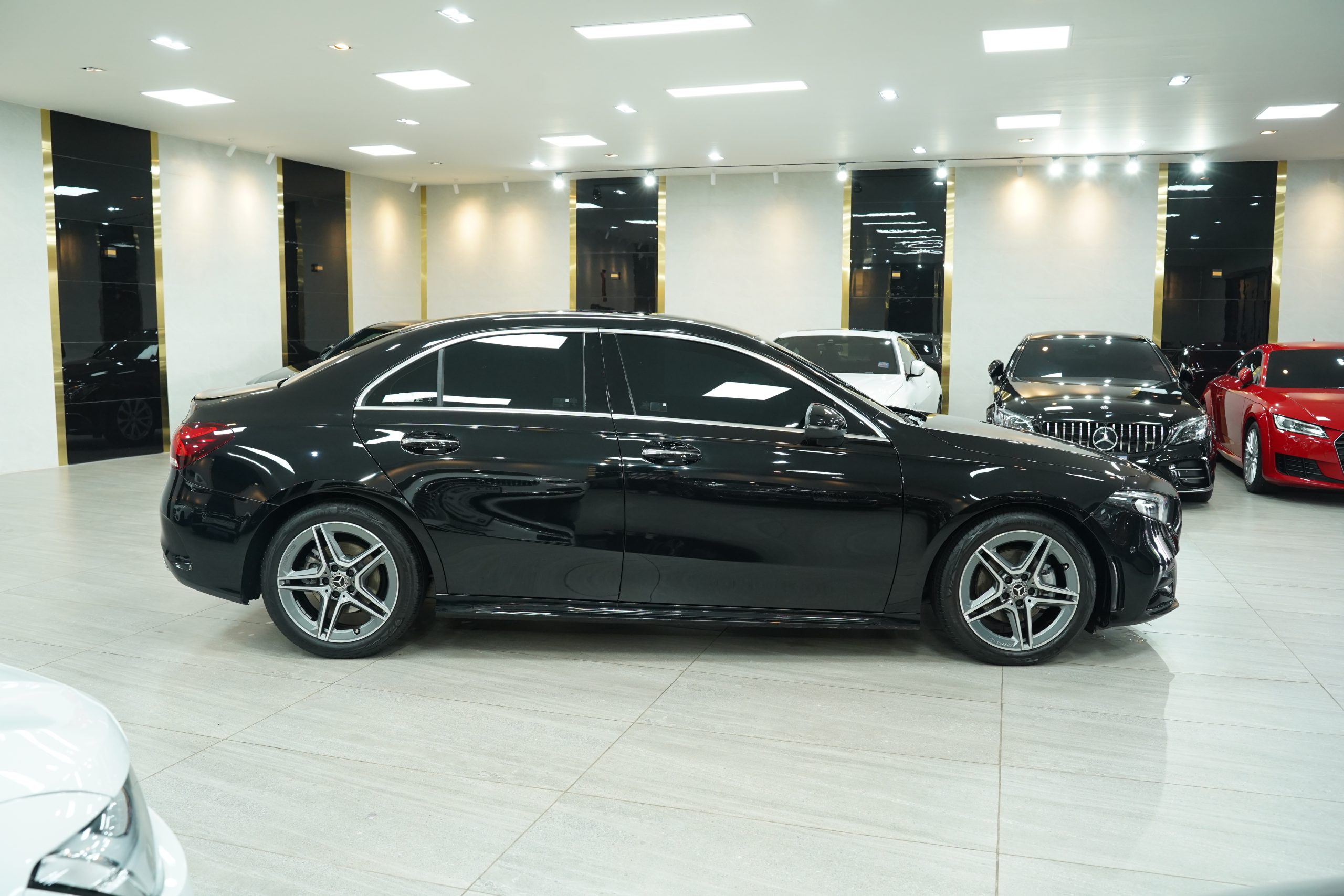 2023 Mercedes-Benz A200 AMG Dynamic - Image 9