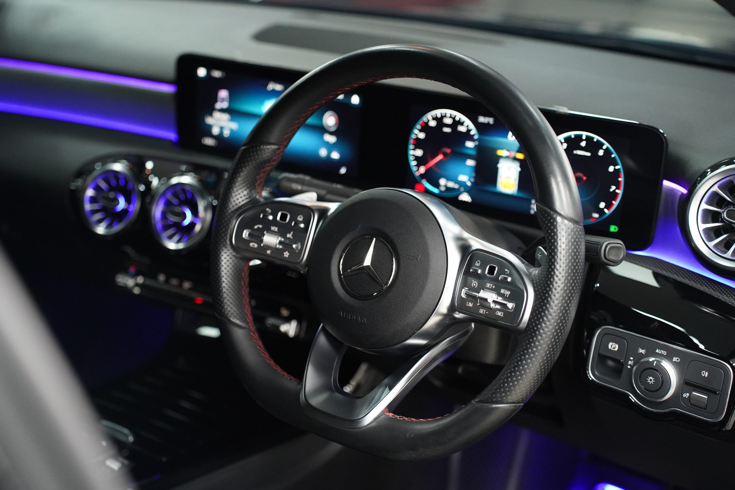 2023 Mercedes-Benz A200 AMG Dynamic - Image 17