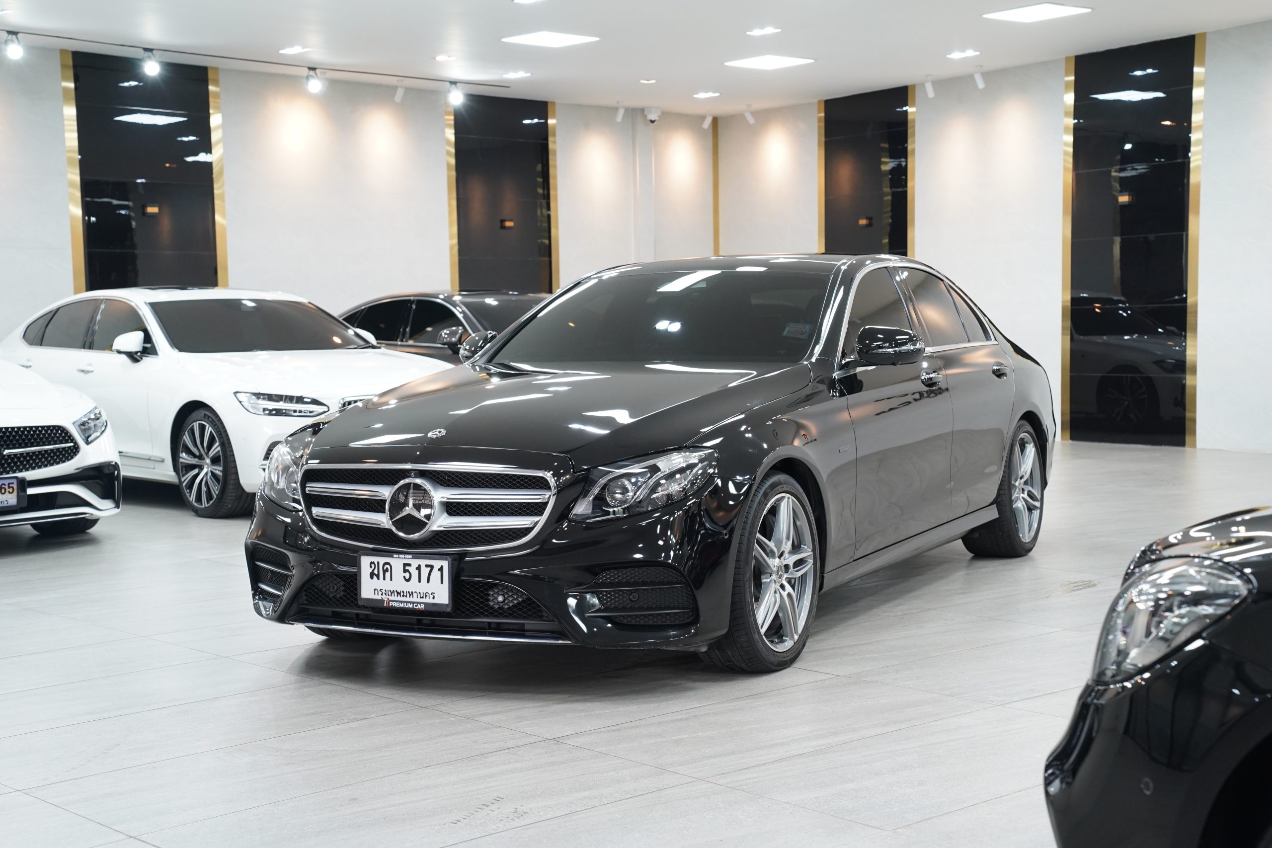 2019 Mercedes-Benz E350e AMG Dynamic (W213) - Image 4