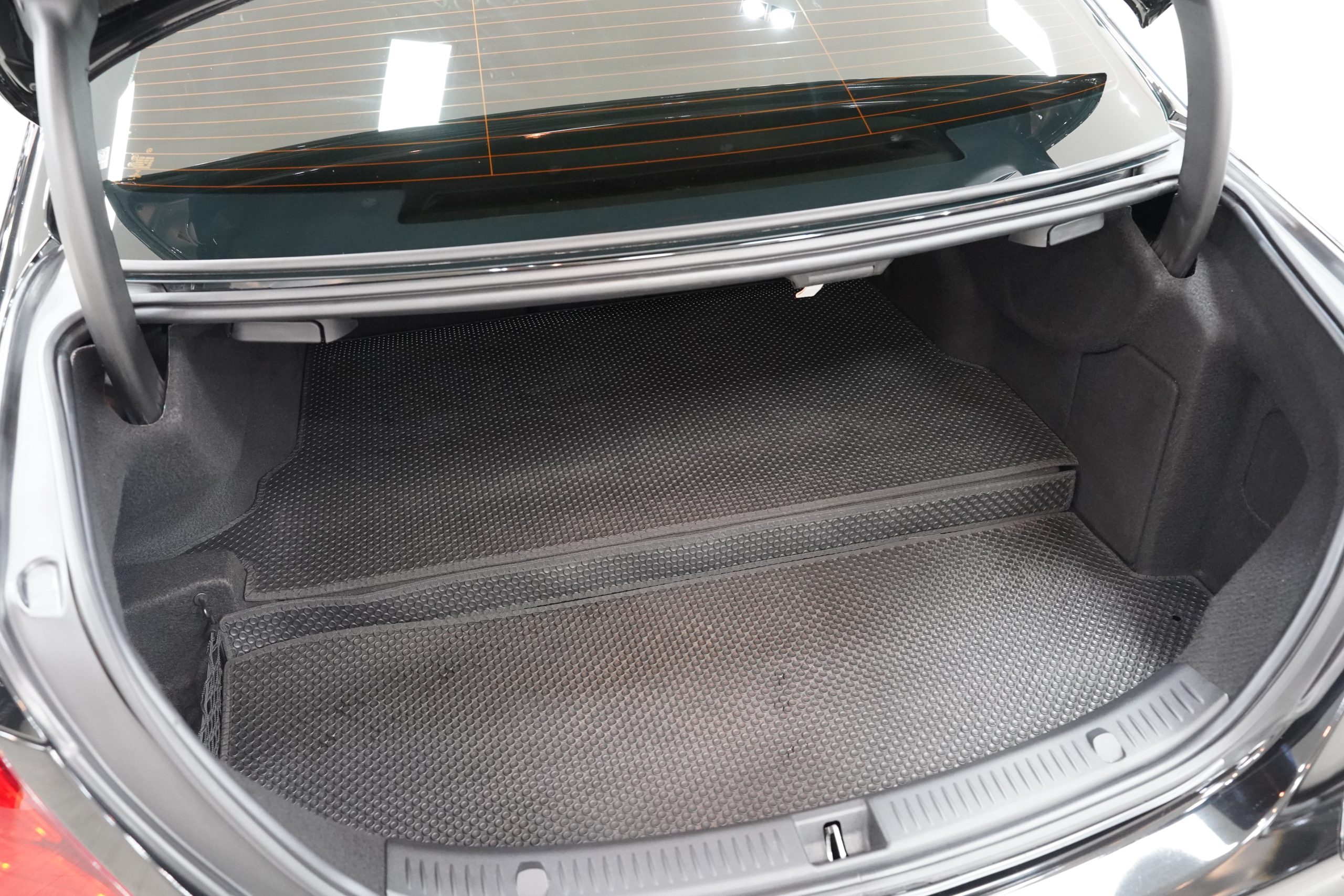 2019 Mercedes-Benz E350e AMG Dynamic (W213) - Image 11